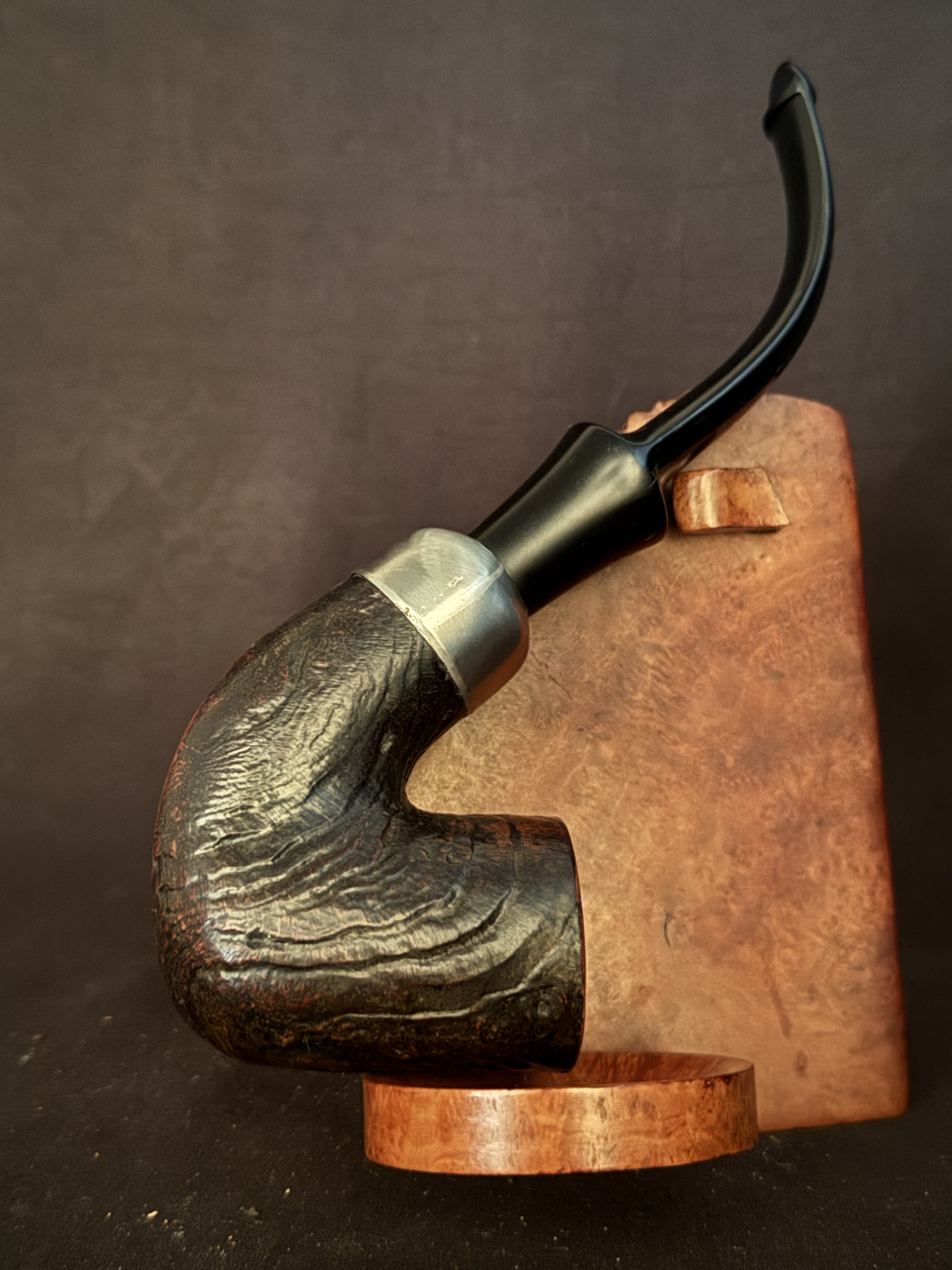 Peterson's System 309 Sandblast Large Bent Dutch, Made in Ireland Circle, Pre-Republic c.1945-1947, Nickel Band, P-Lip 3