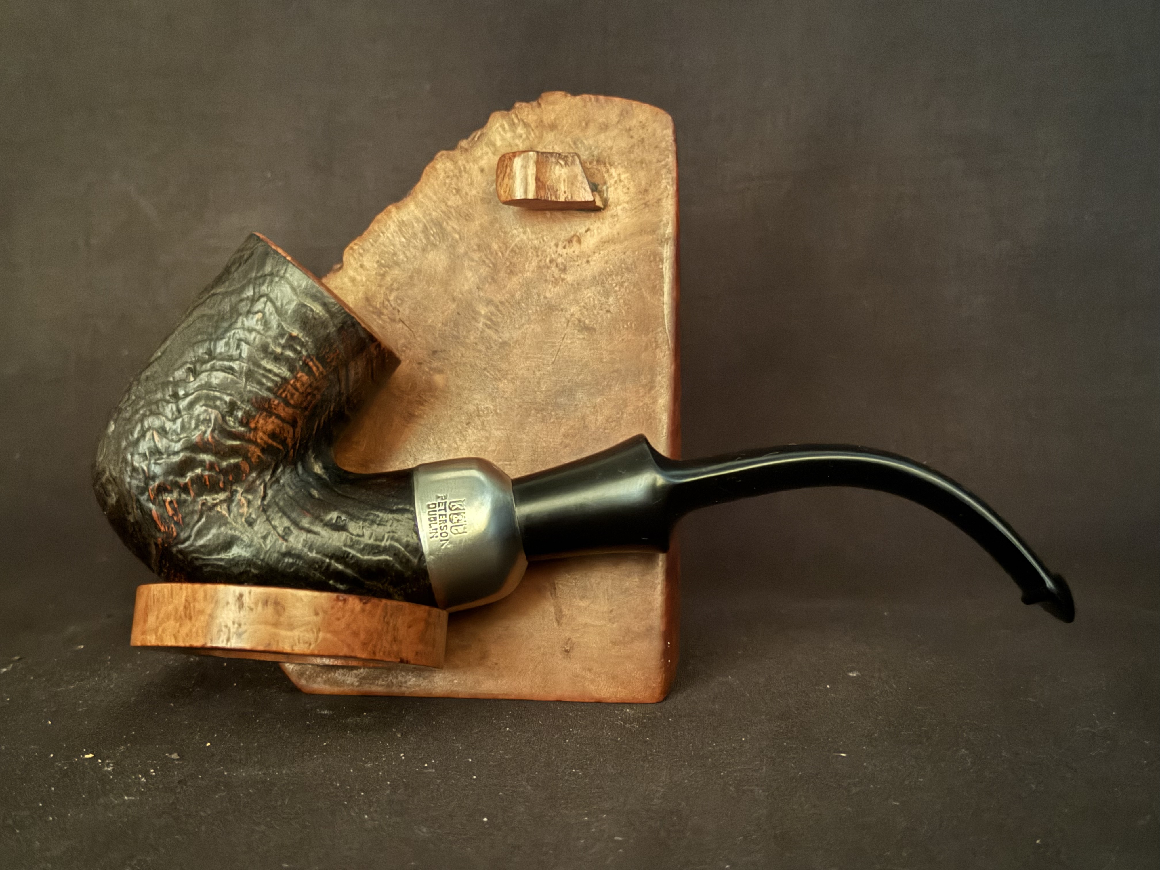 Peterson's System 309 Sandblast Large Bent Dutch, Made in Ireland Circle, Pre-Republic c.1945-1947, Nickel Band, P-Lip 4
