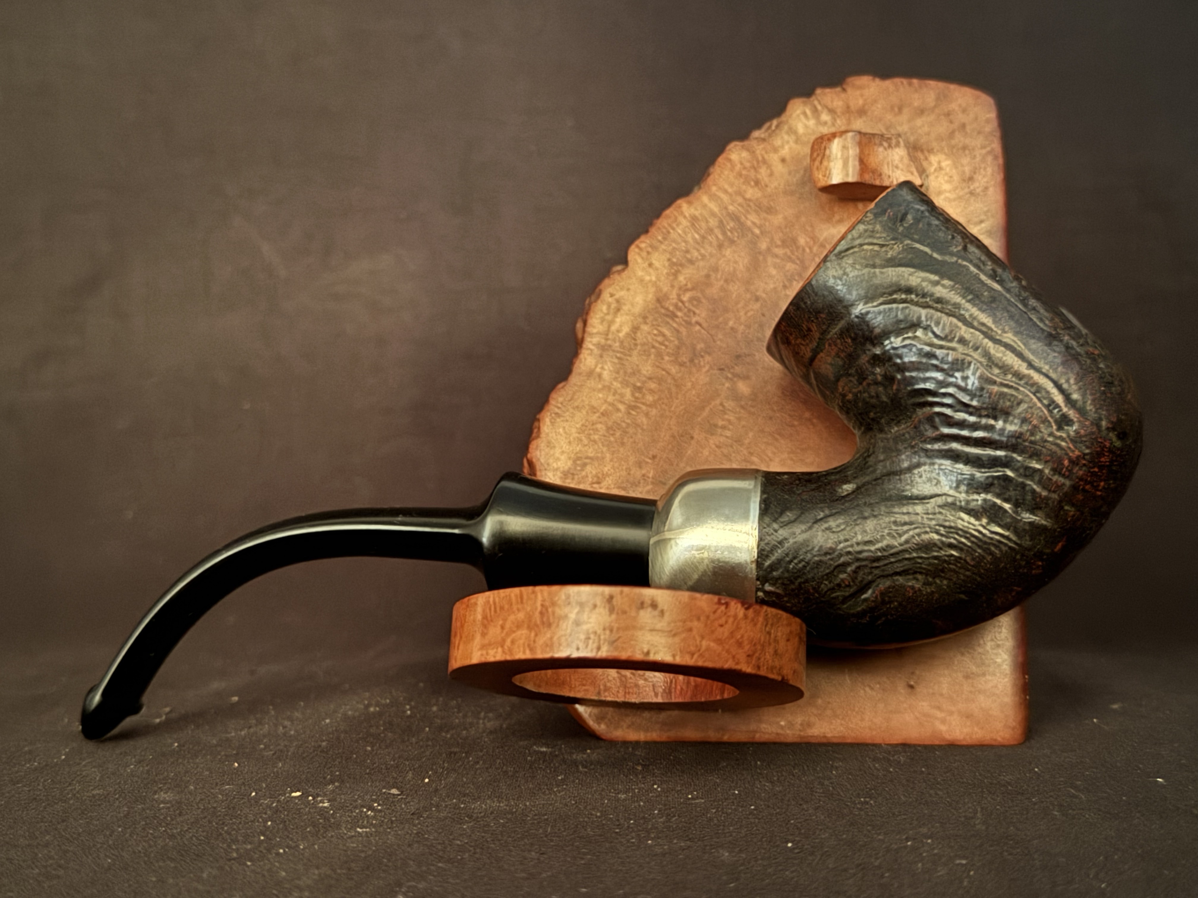 Peterson's System 309 Sandblast Large Bent Dutch, Made in Ireland Circle, Pre-Republic c.1945-1947, Nickel Band, P-Lip 5