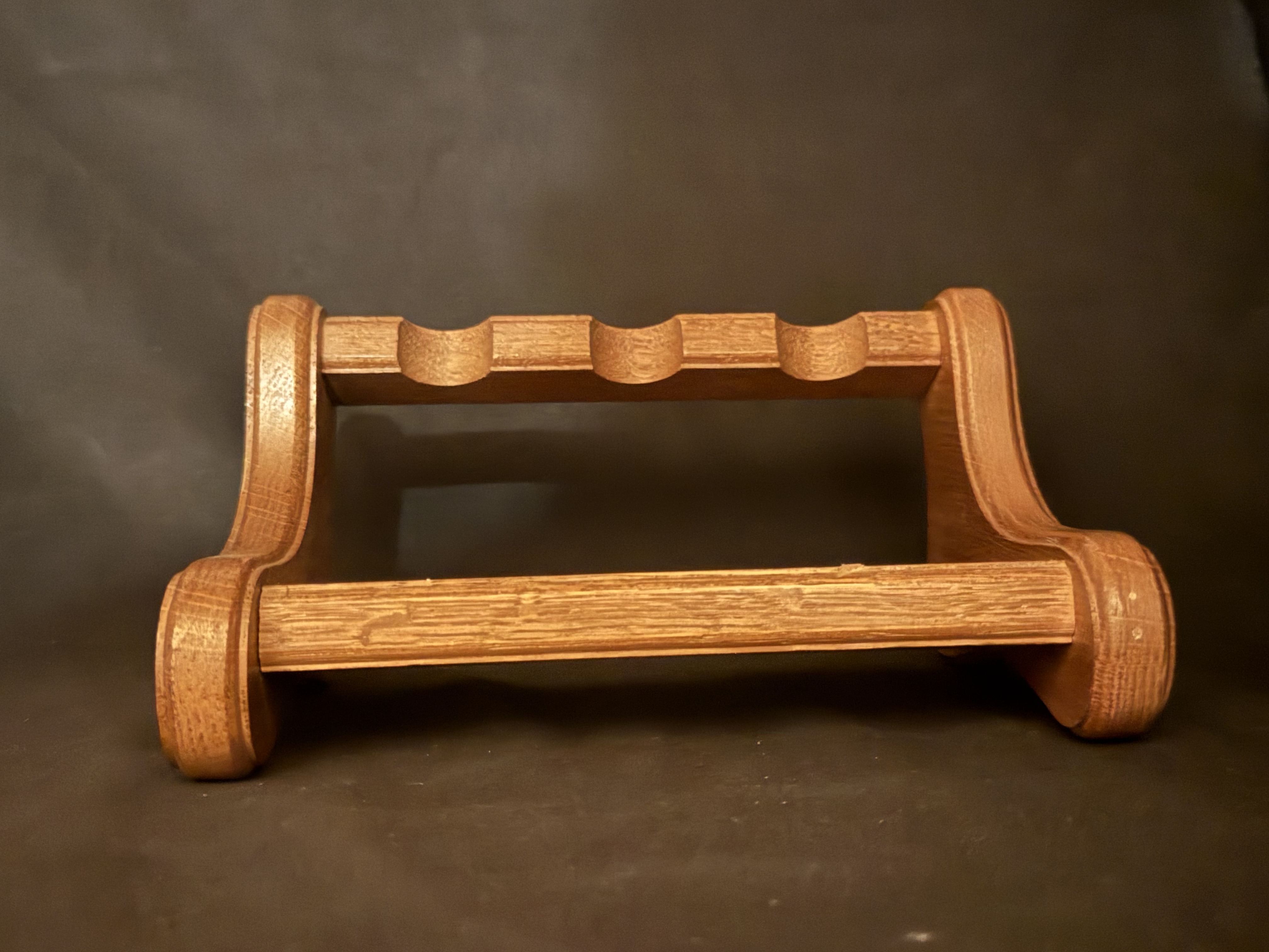 3 Pipes Classic Wooden Stand