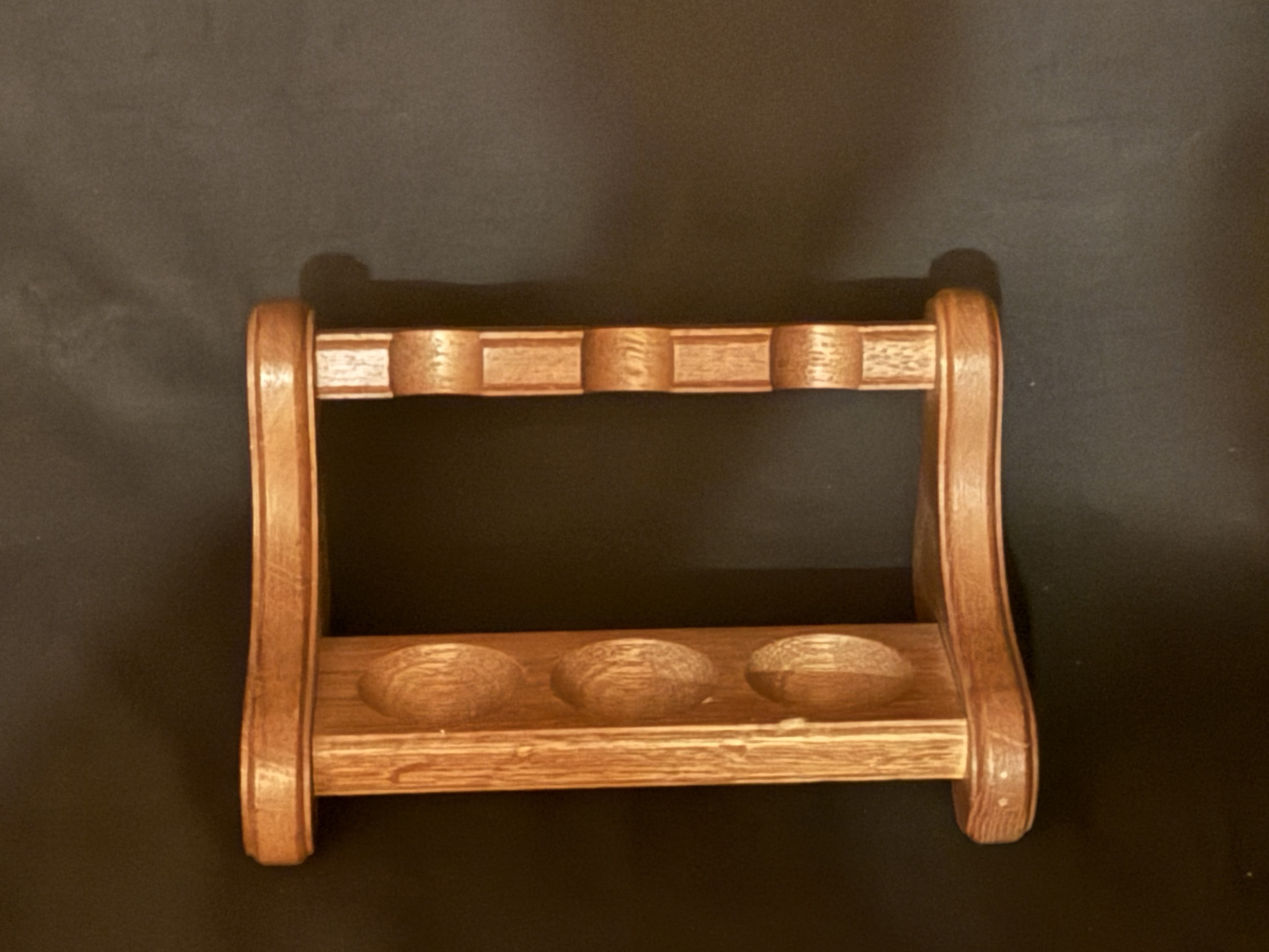 3 Pipes Classic Wooden Stand 2