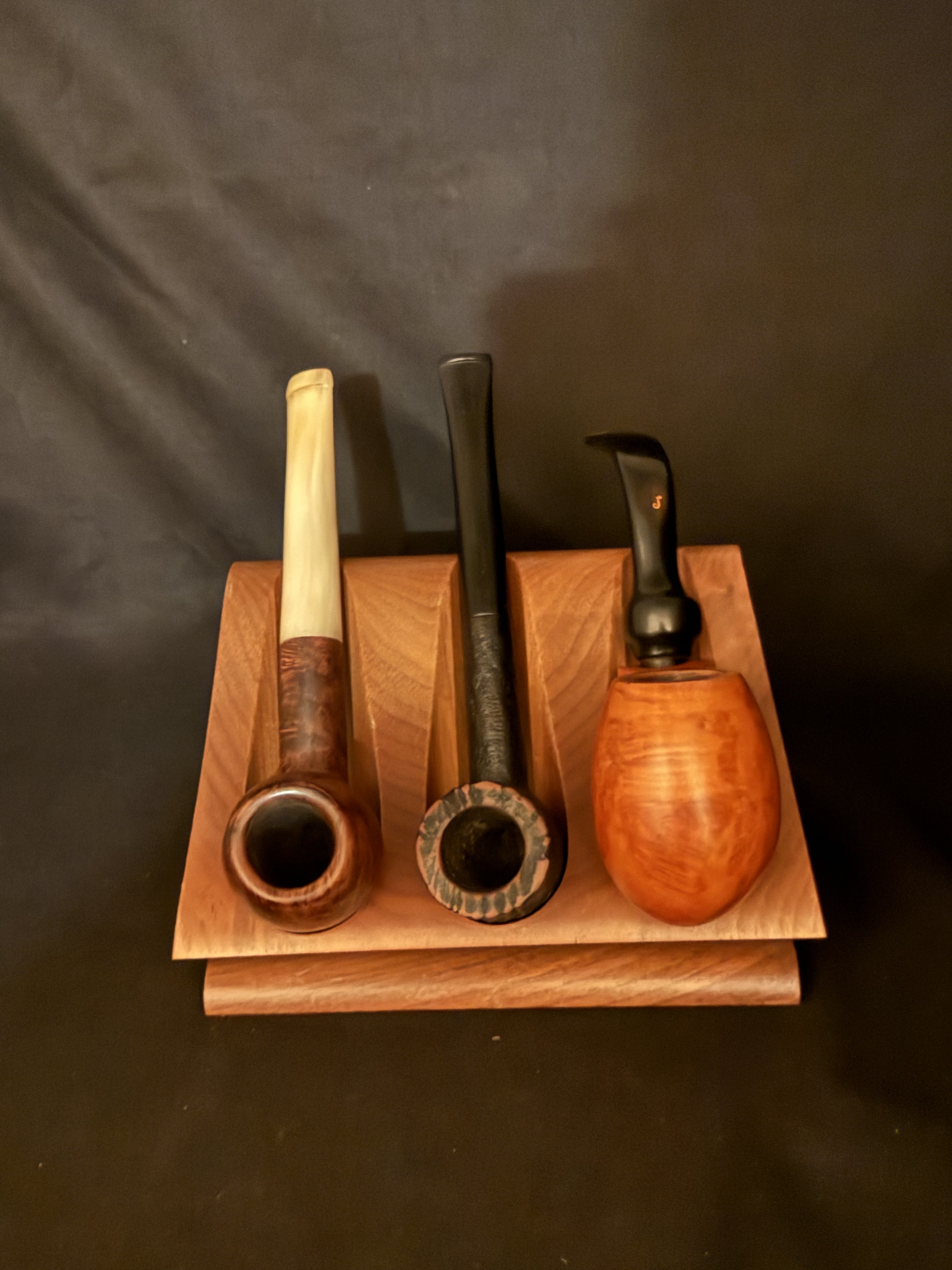 Wooden Pipe Stand for 3 Pipes, Natural Wood Finish, Slanted Rack 2