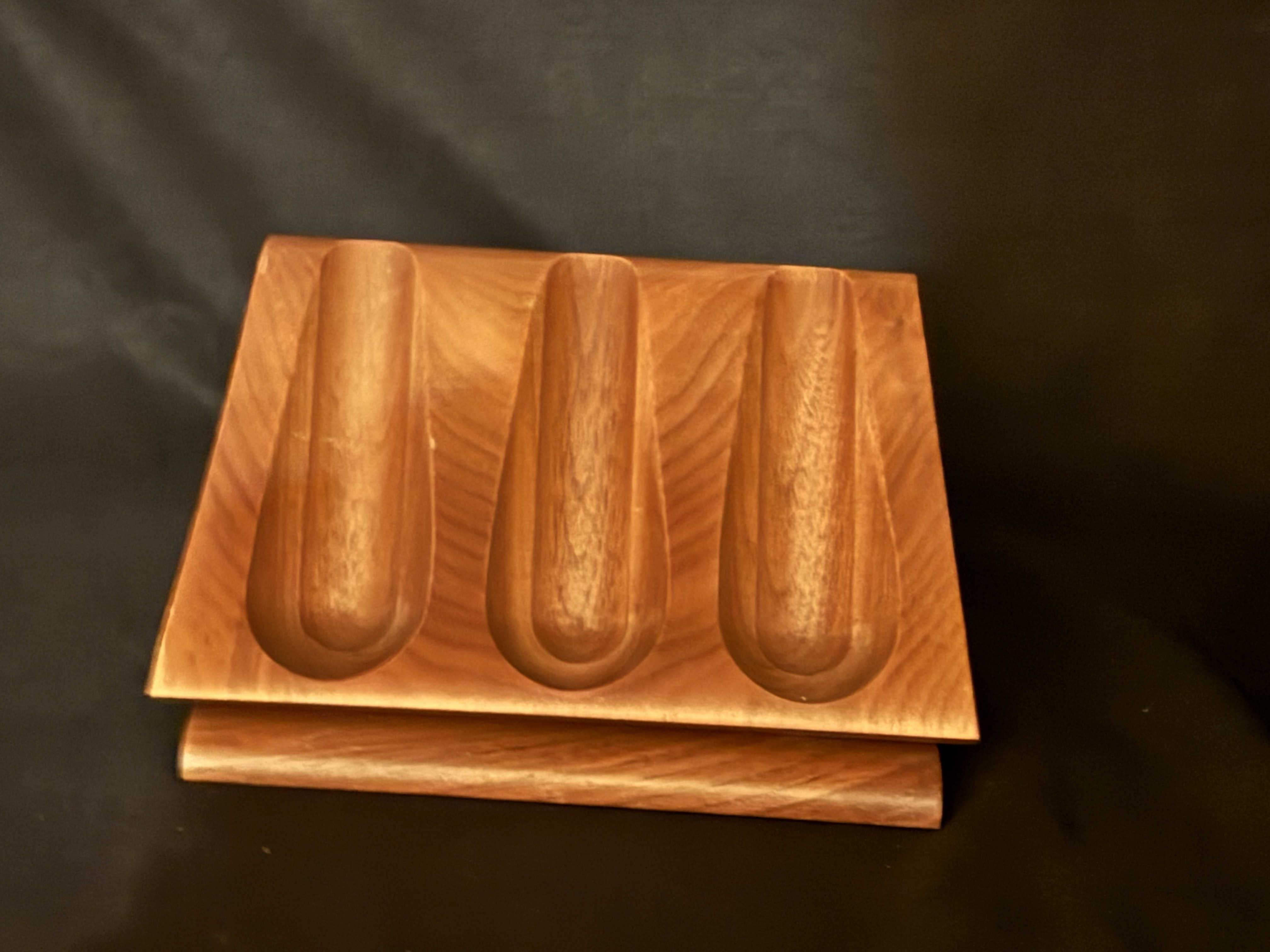 Wooden Pipe Stand for 3 Pipes, Natural Wood Finish, Slanted Rack 4