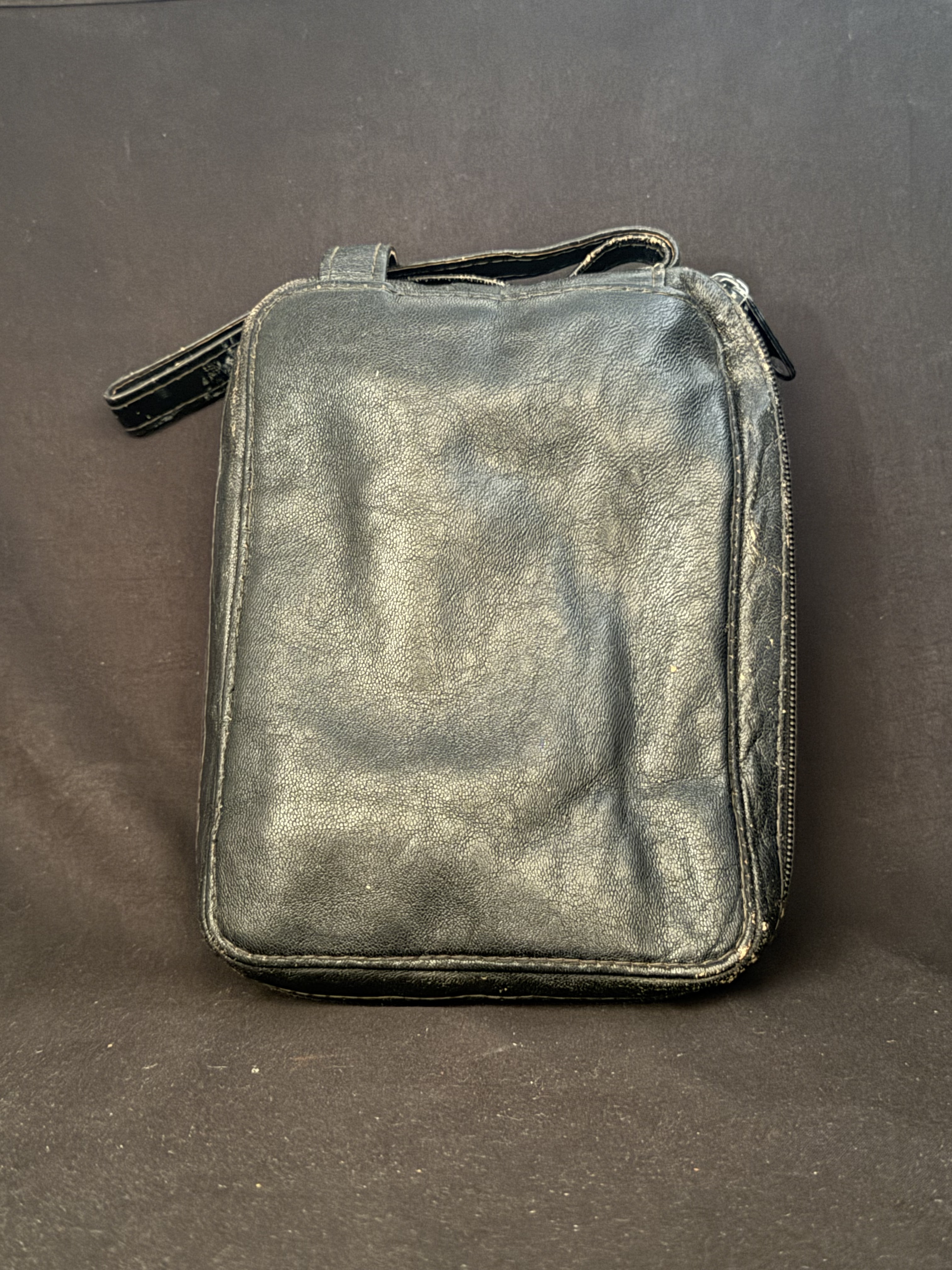 Black Leather 4-Pipe Case, Four Felt-Like Pipe Loops and Room for Accessories and a Tobacco Tin, Pre-Owned 5