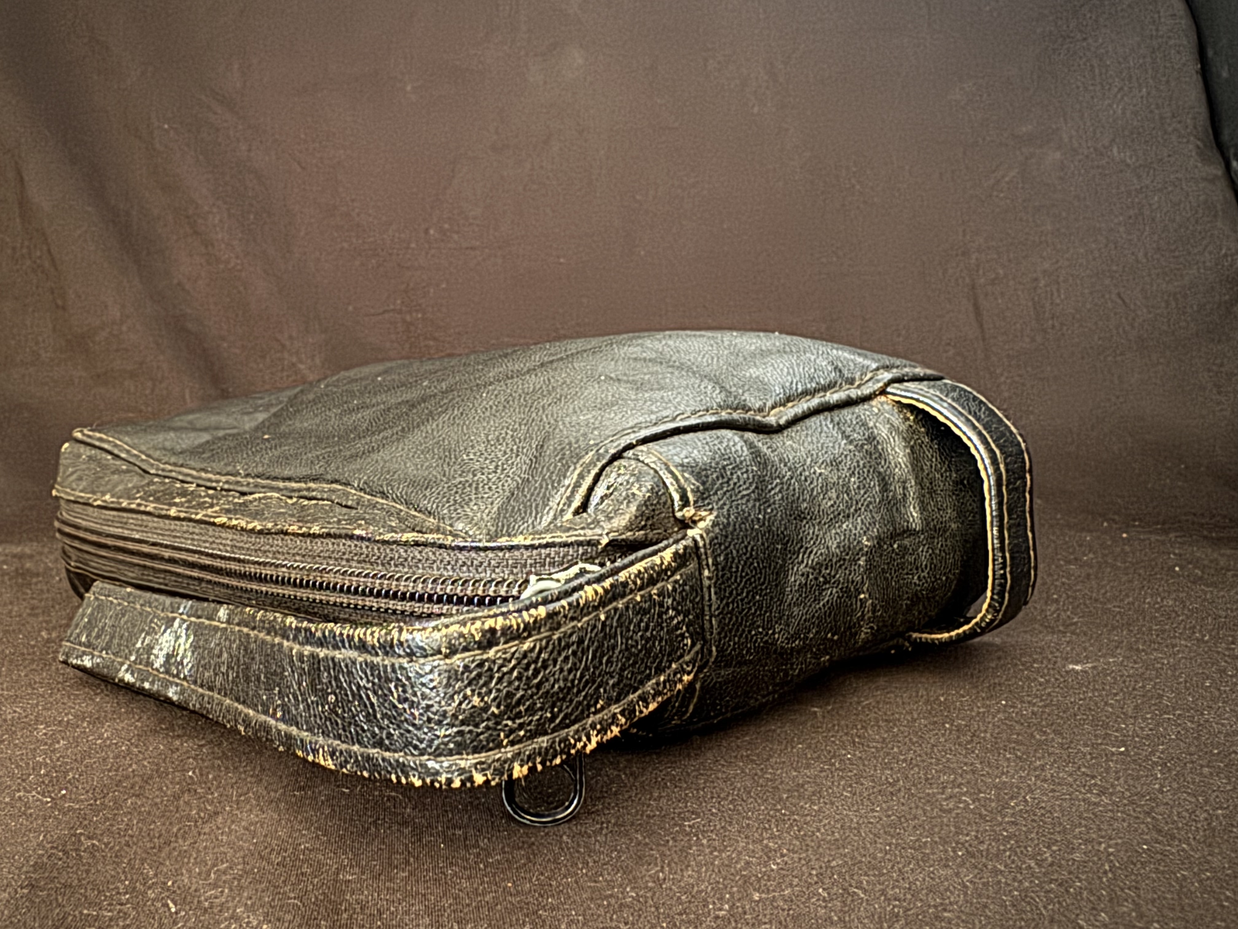 Black Leather 4-Pipe Case, Four Felt-Like Pipe Loops and Room for Accessories and a Tobacco Tin, Pre-Owned 8