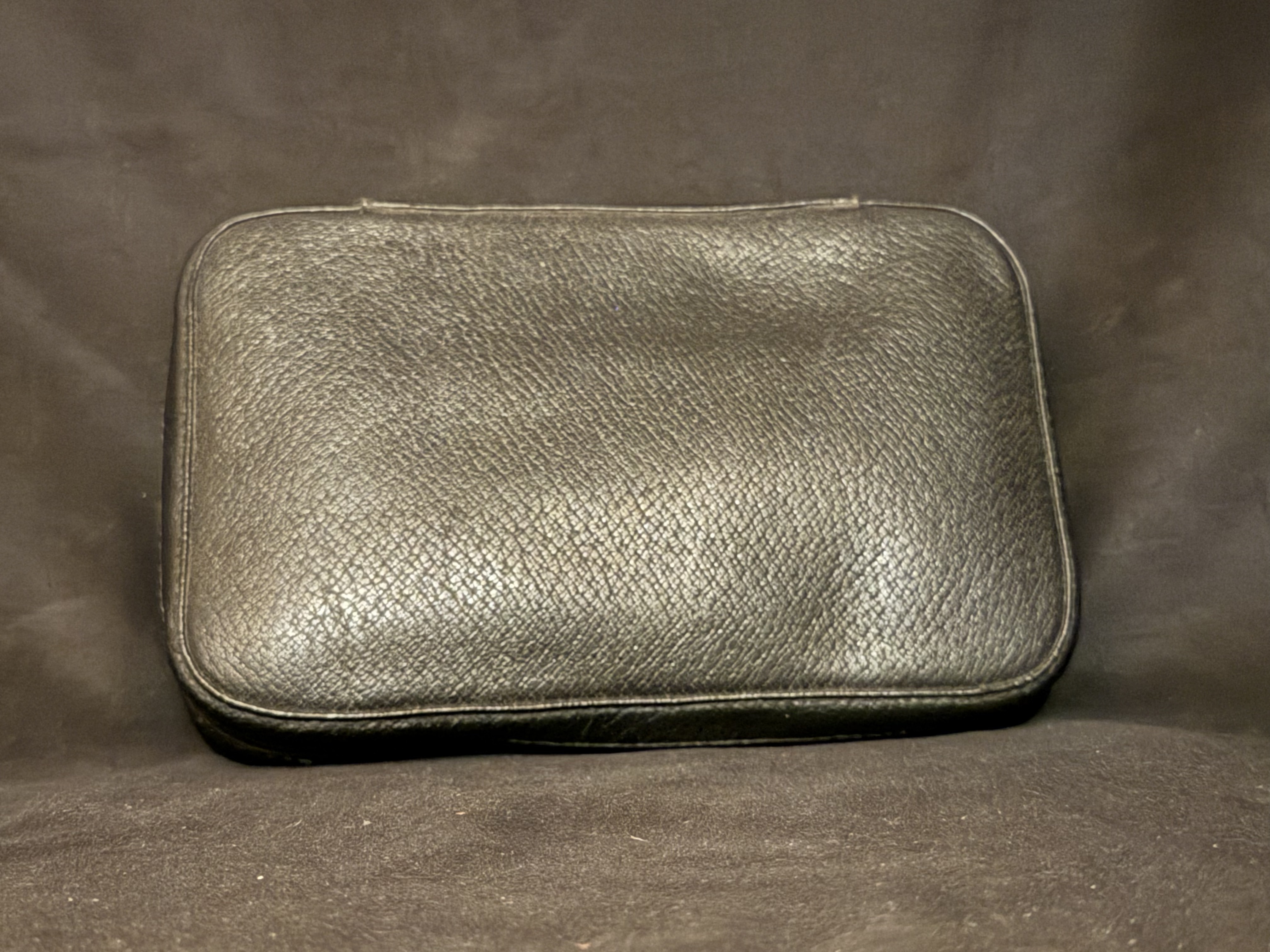 Black Textured Leather Pipe Bag for 4 Pipes, Zip Case, Tobacco Tin Slot 2