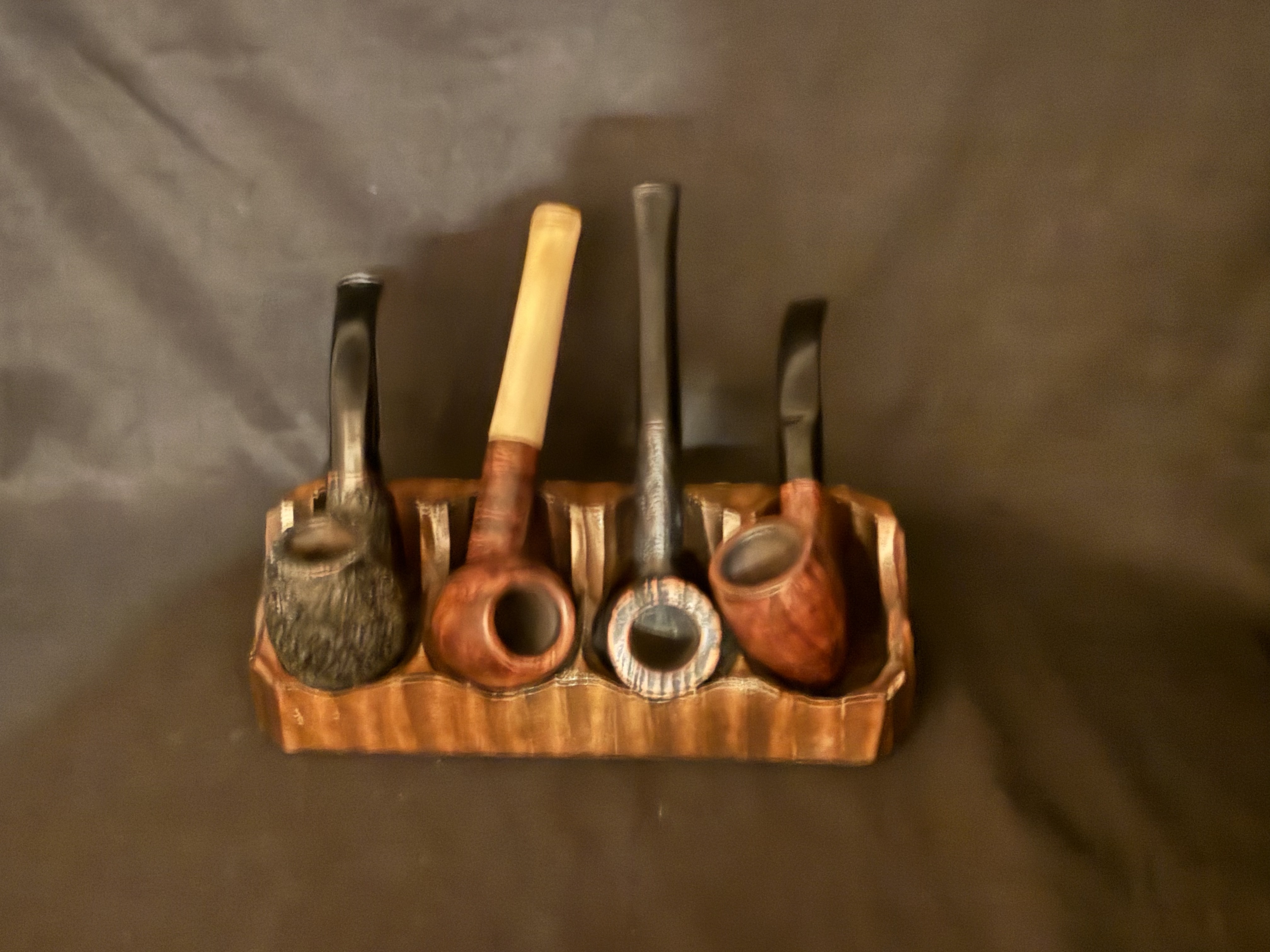 Carved One-Piece Wooden Pipe Stand for 4 Pipes, Pre-Owned