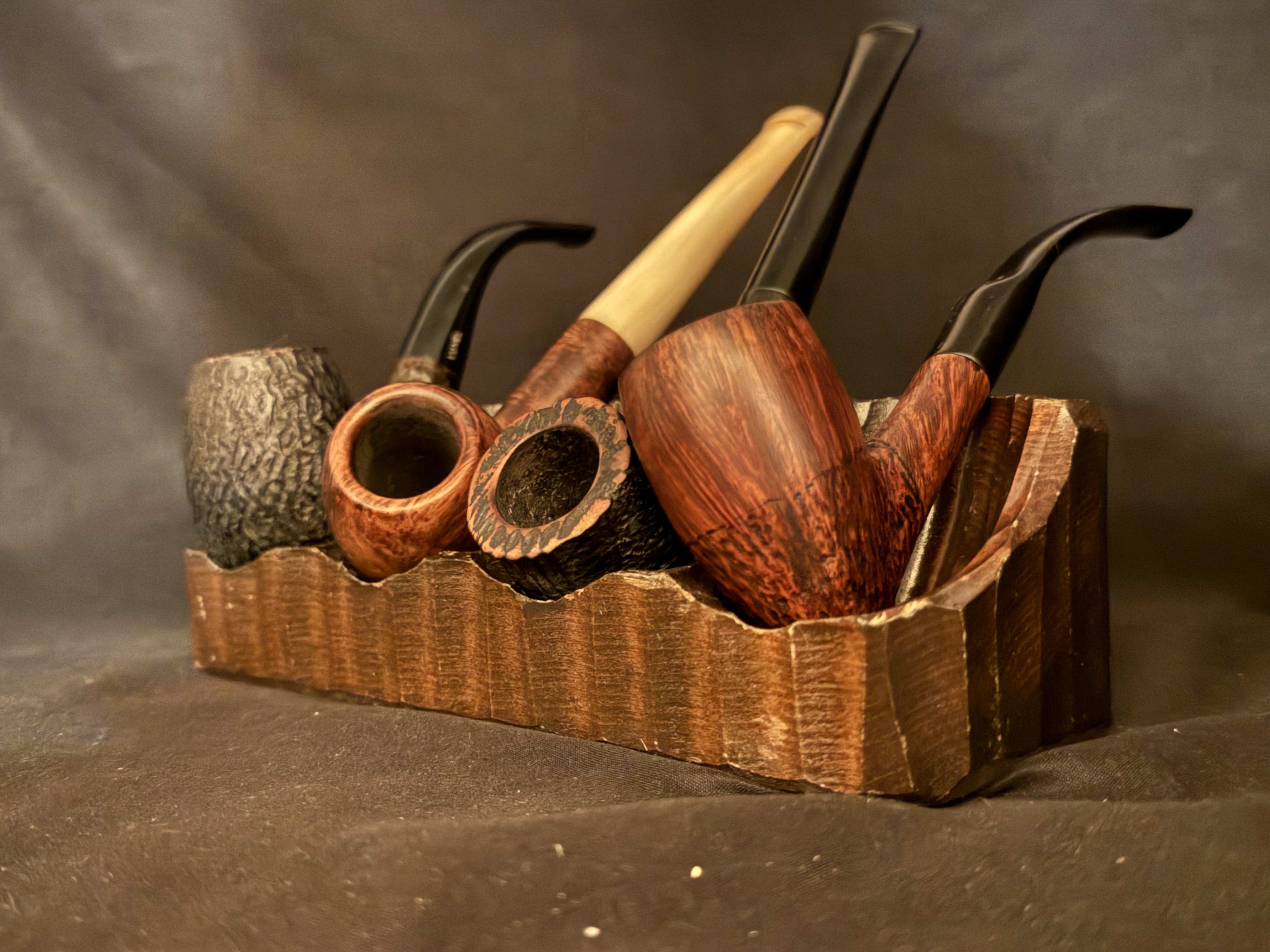 Carved One-Piece Wooden Pipe Stand for 4 Pipes, Pre-Owned 2