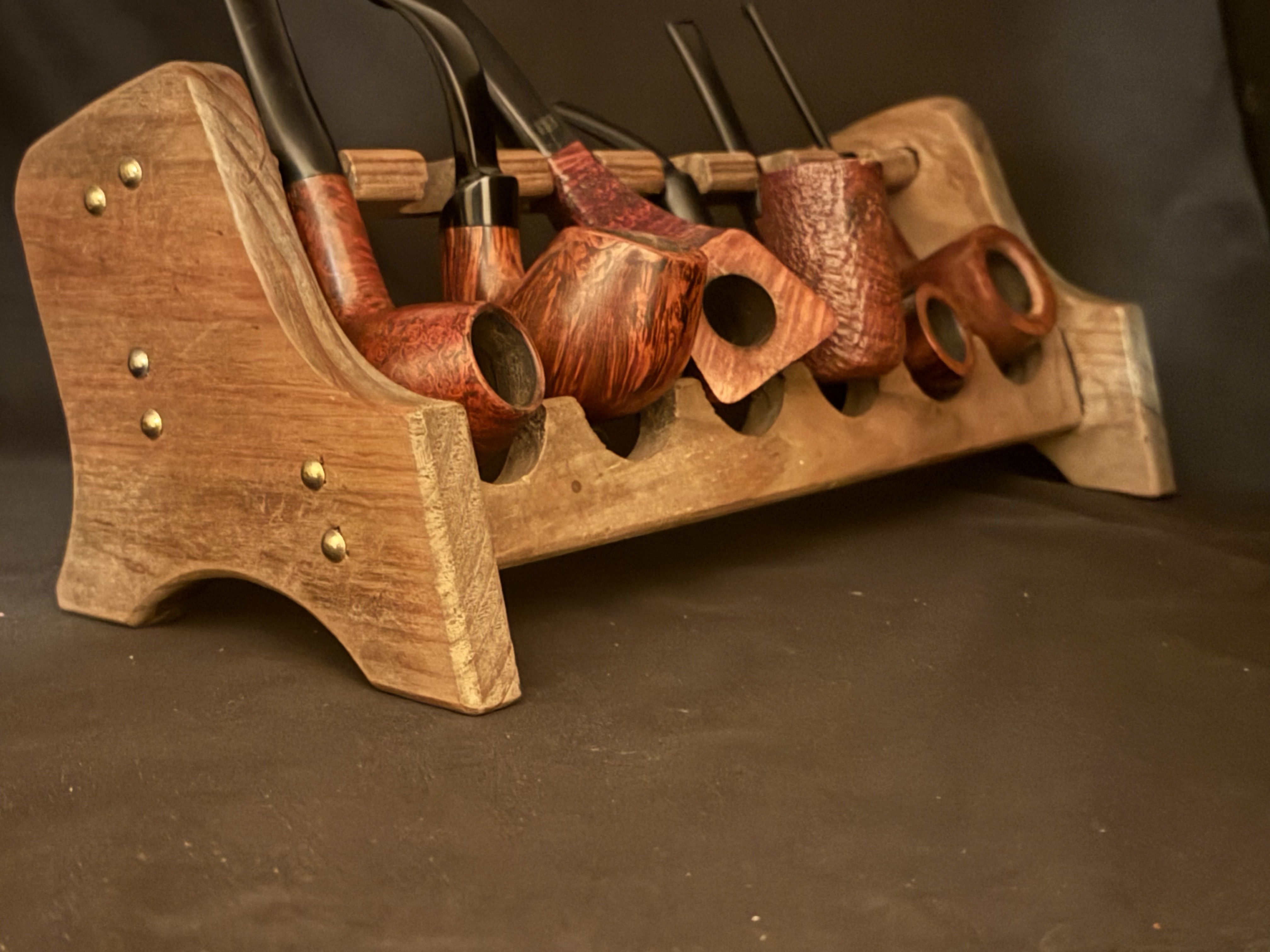6 Pipes Wooden Holder 3