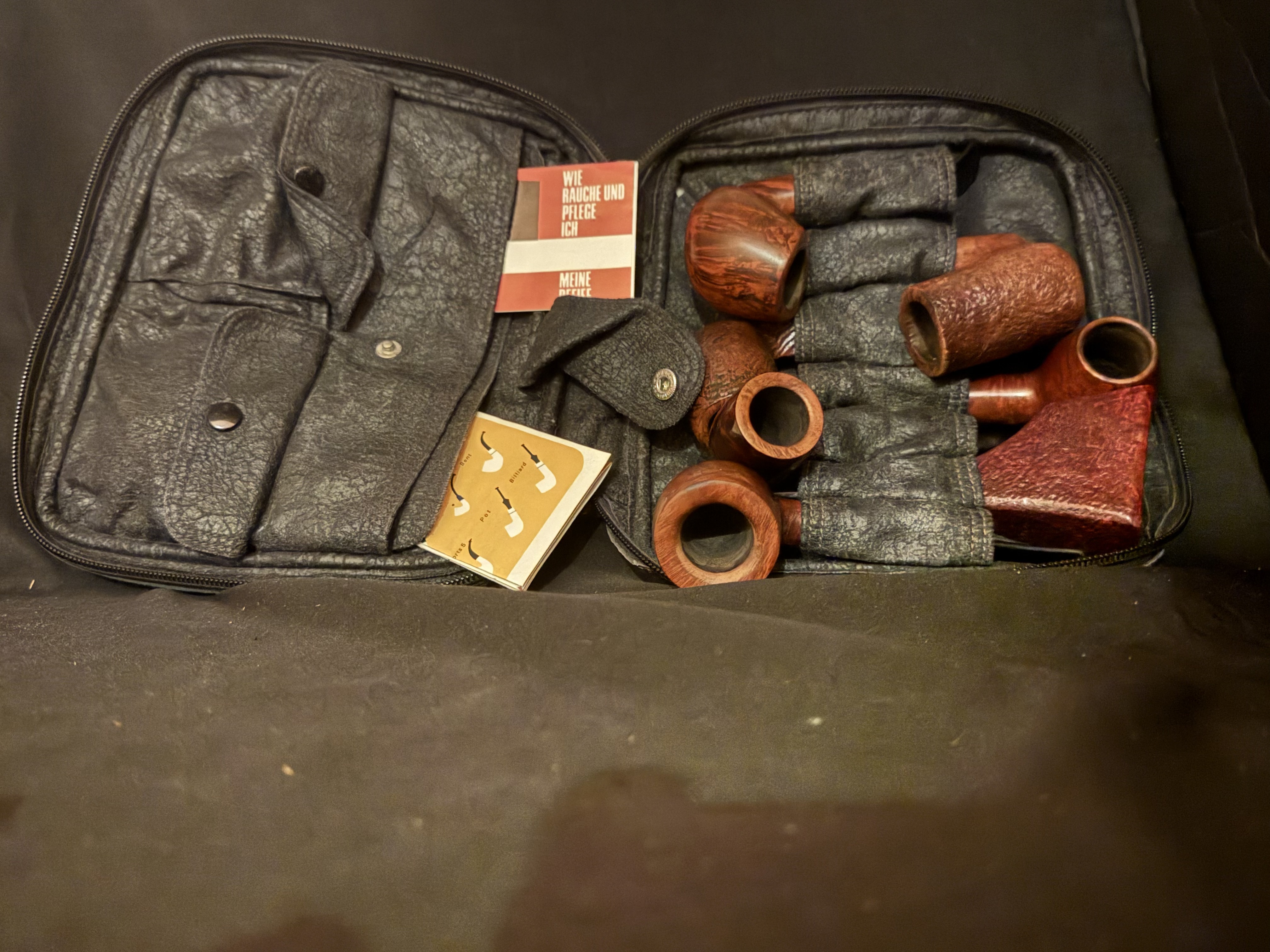 DERESO Black Leather Pipe Bag for 7 Pipes, Accessories and Tobacco Tin, Pre-Used in Very Good Condition 4