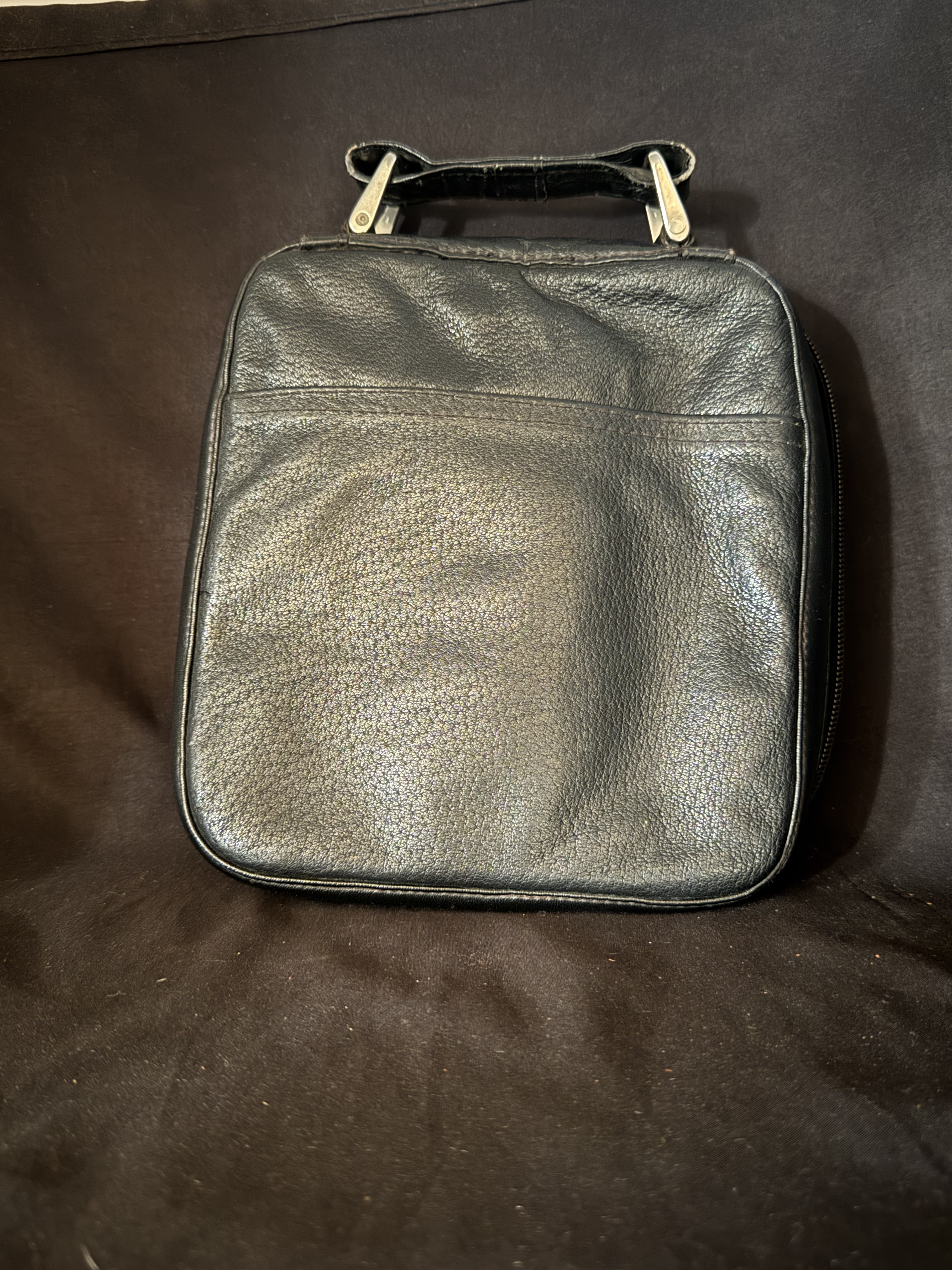 Soft Black Leather 7-Pipe Bag with Seven Leather Loops, Large Flap Pocket and Tobacco Tin Space, Very Good Condition 3