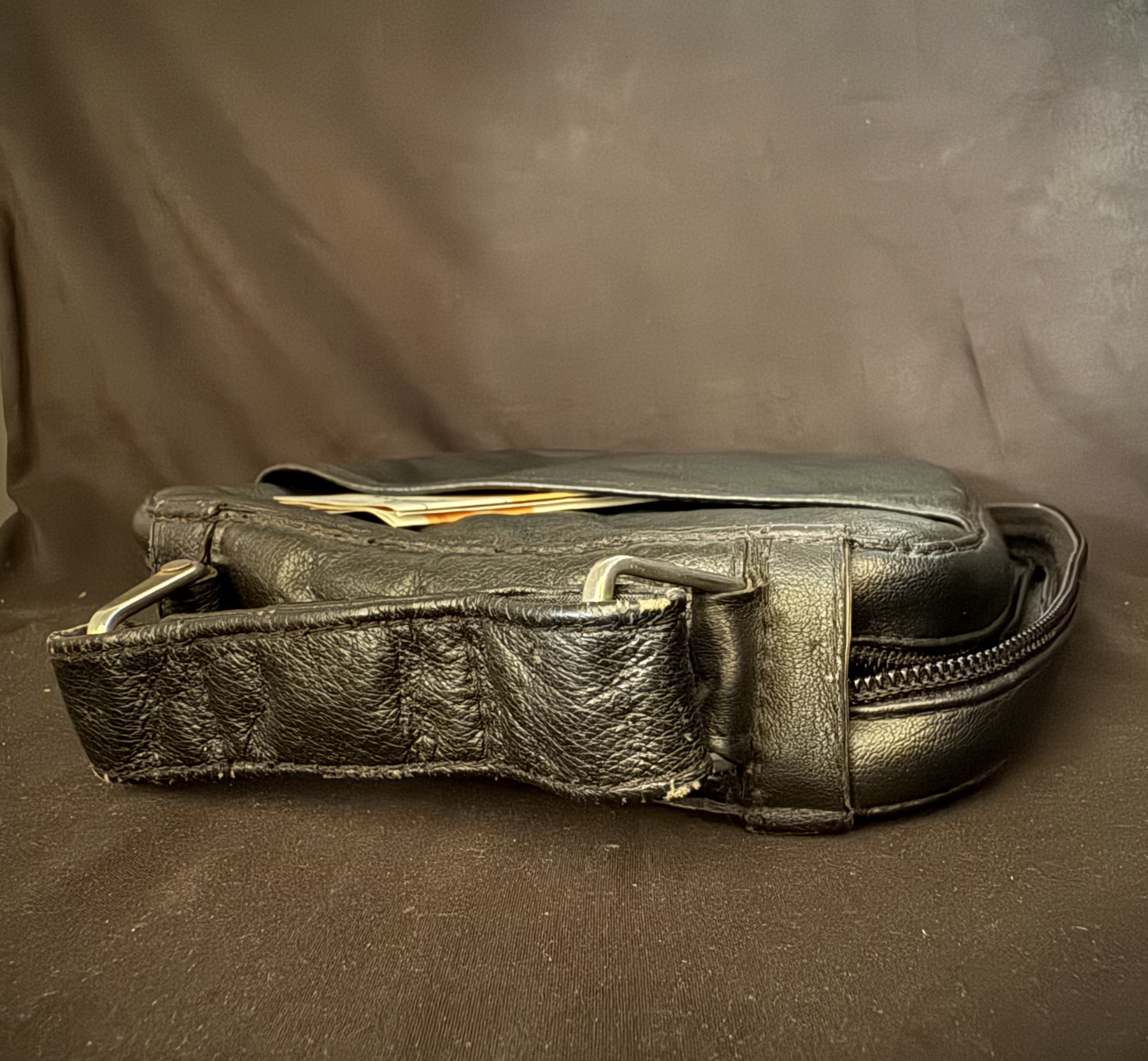 Soft Black Leather 7-Pipe Bag with Seven Leather Loops, Large Flap Pocket and Tobacco Tin Space, Very Good Condition 7