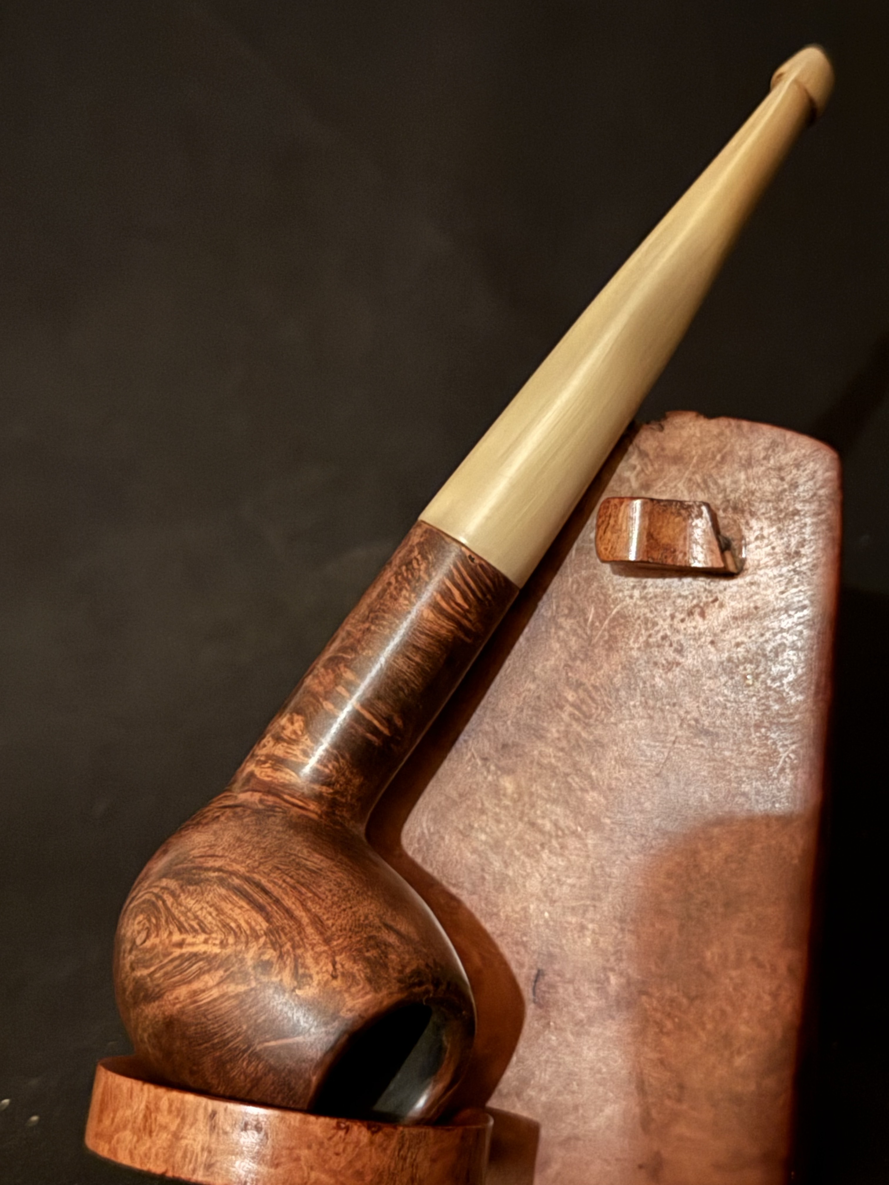 A.M. Bruyere Garantie Smooth Straight Estate Pipe, Light Stem, Vertical Grain 2