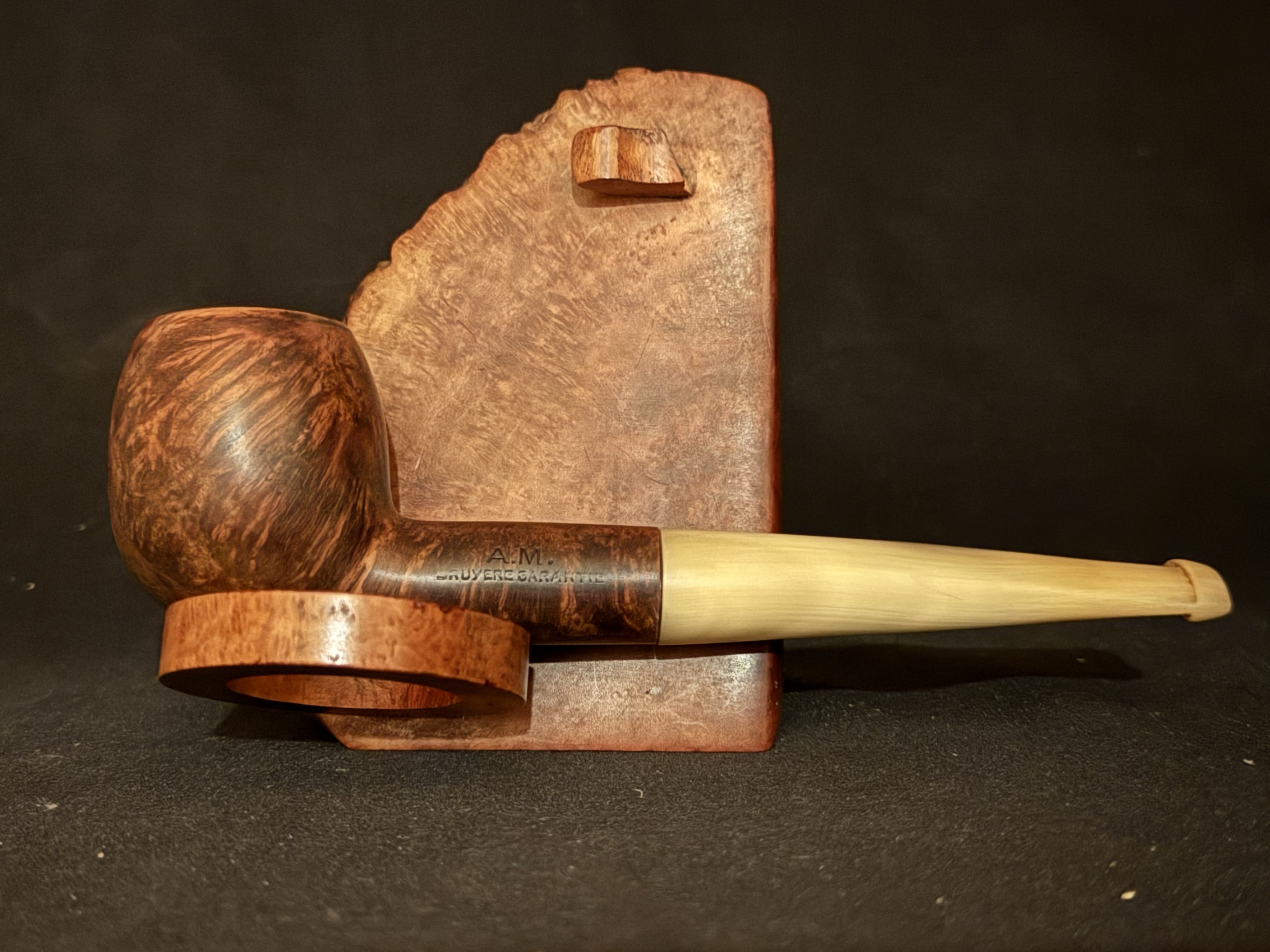 A.M. Bruyere Garantie Smooth Straight Estate Pipe, Light Stem, Vertical Grain 3