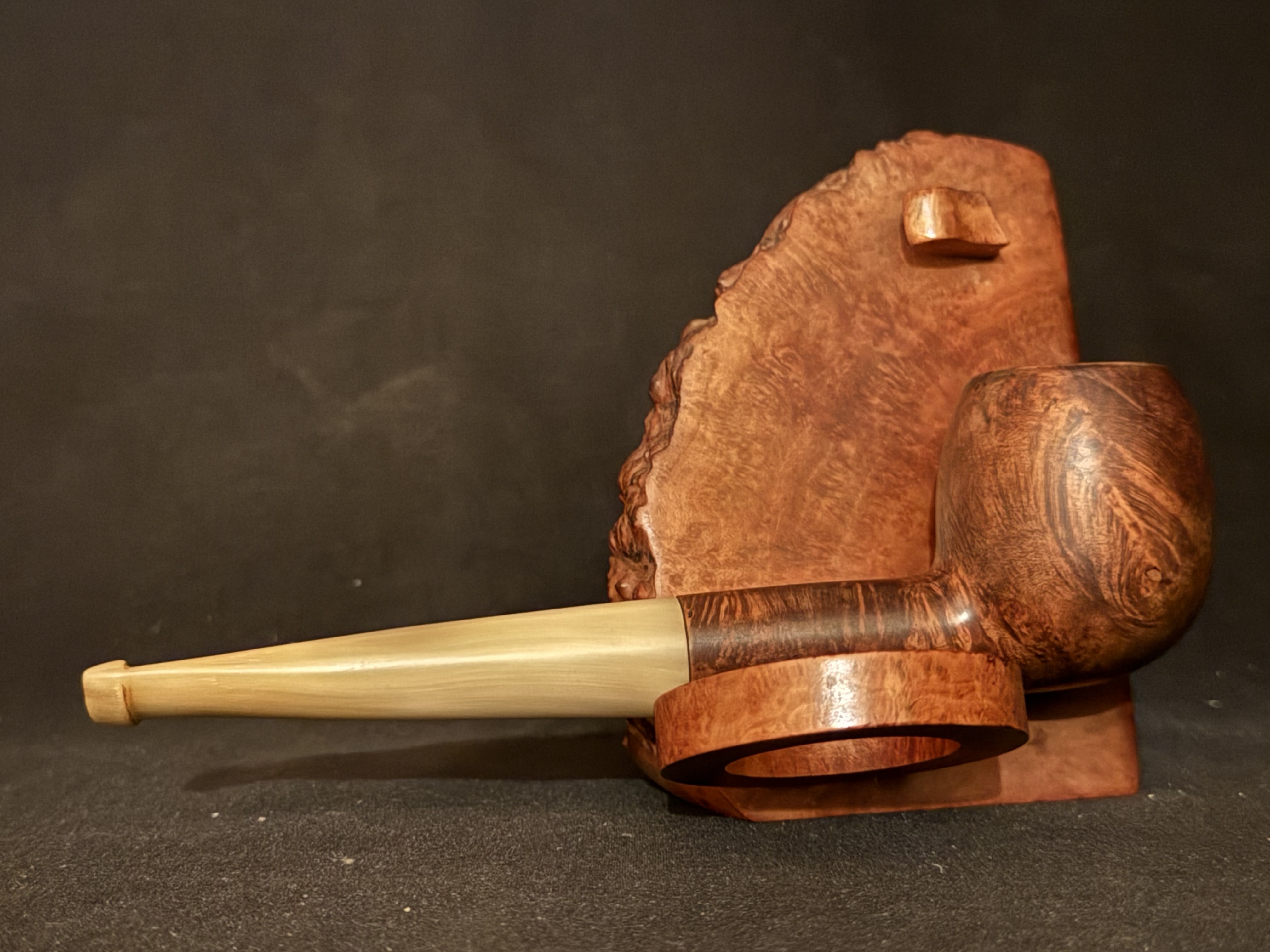 A.M. Bruyere Garantie Smooth Straight Estate Pipe, Light Stem, Vertical Grain 4