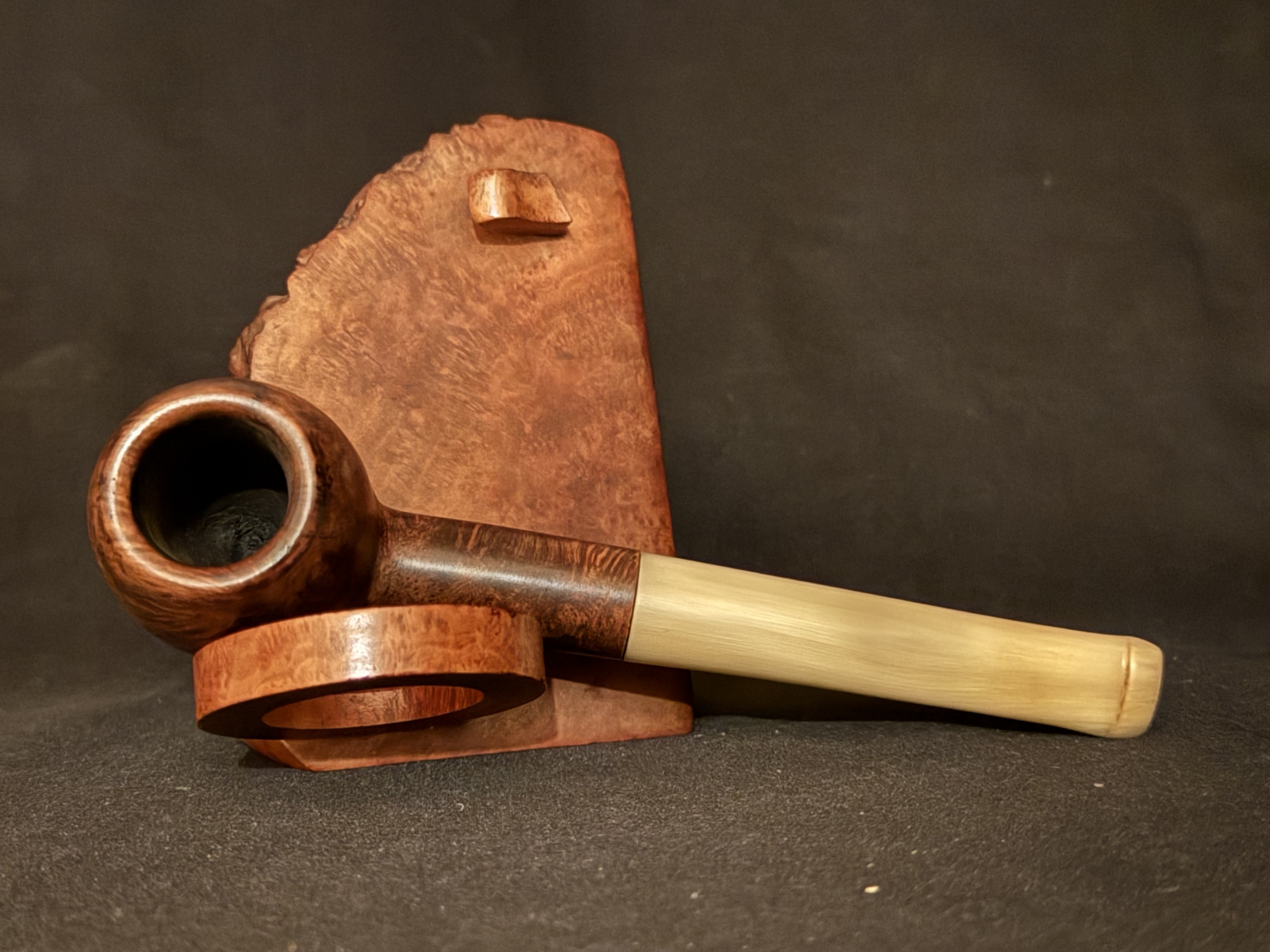 A.M. Bruyere Garantie Smooth Straight Estate Pipe, Light Stem, Vertical Grain 5
