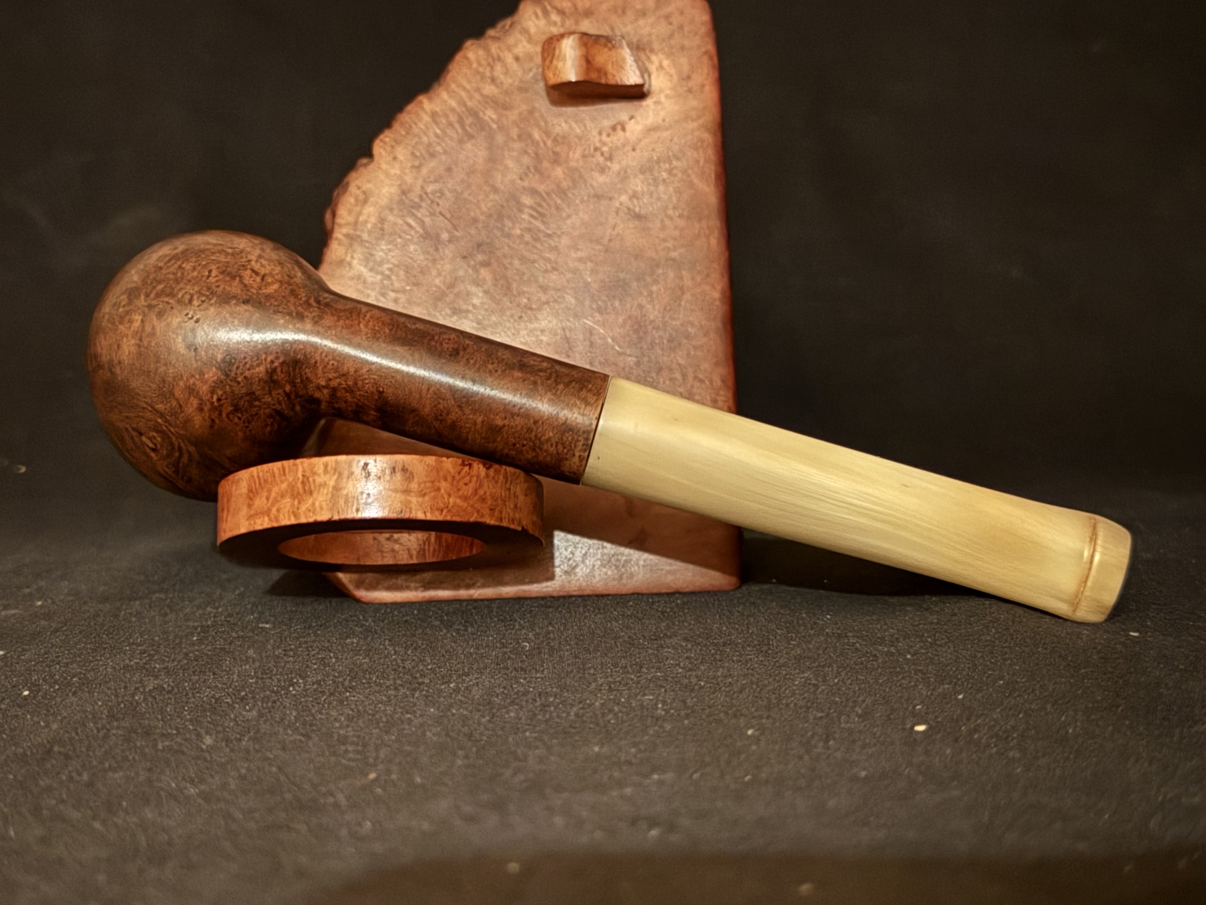 A.M. Bruyere Garantie Smooth Straight Estate Pipe, Light Stem, Vertical Grain 6