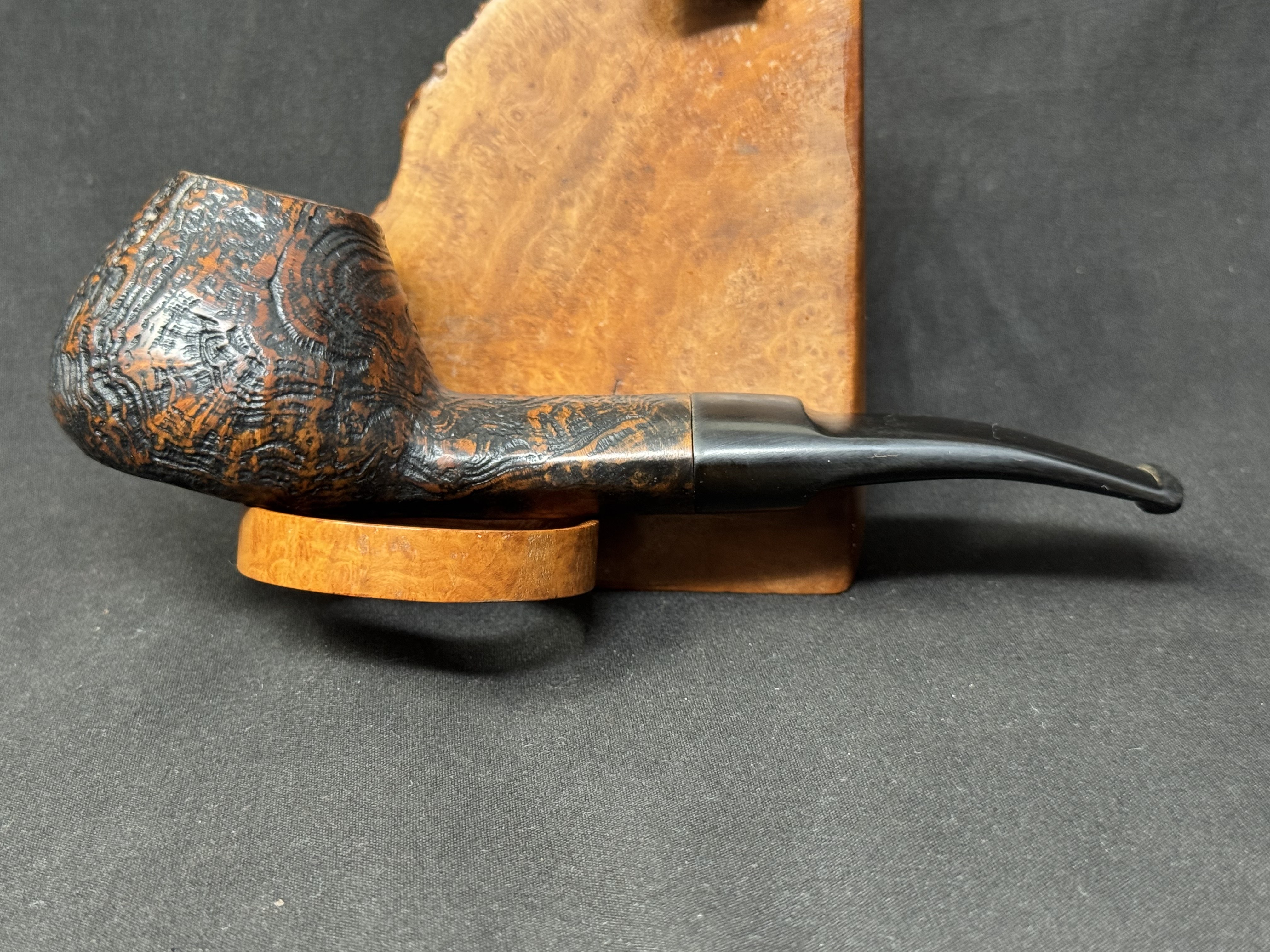 AKRA Bruyere 5778 Volcano Sandblast Straight Sitter Estate Pipe 11