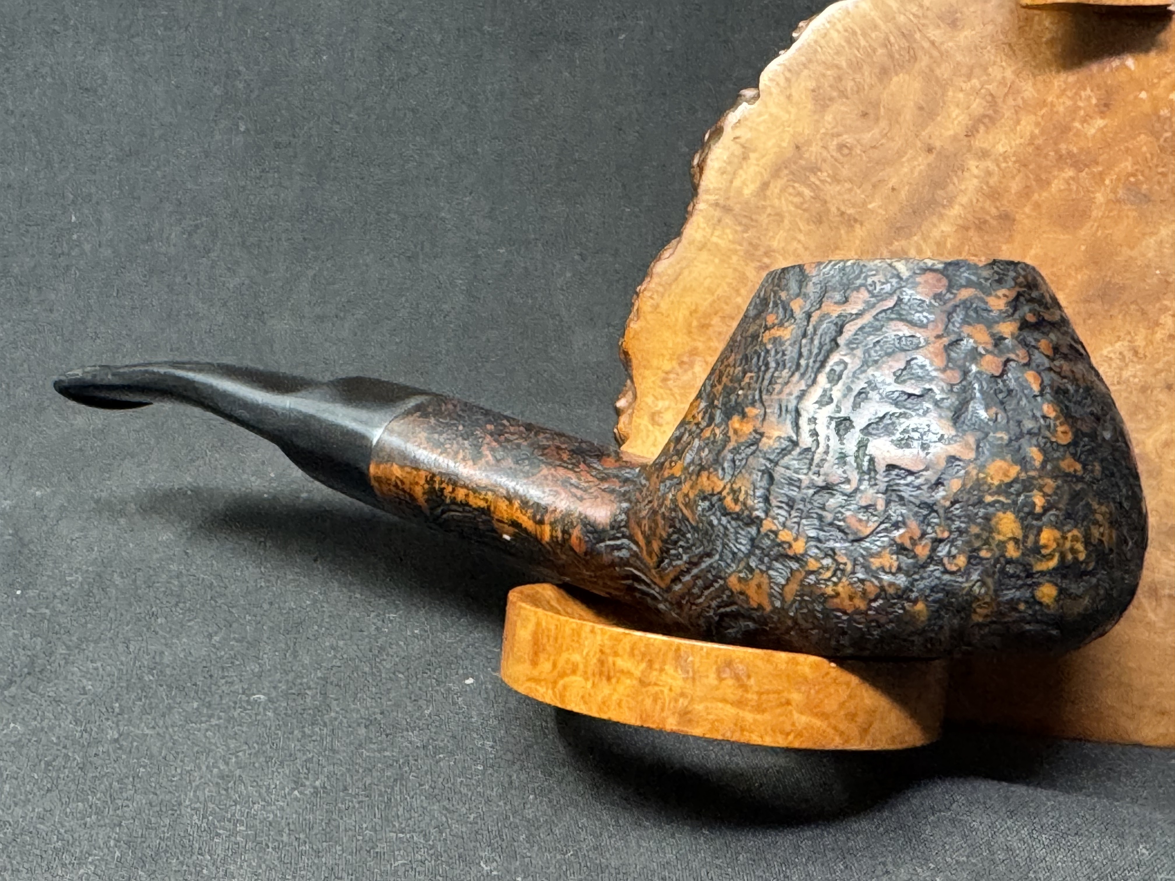 AKRA Bruyere 5778 Volcano Sandblast Straight Sitter Estate Pipe 7