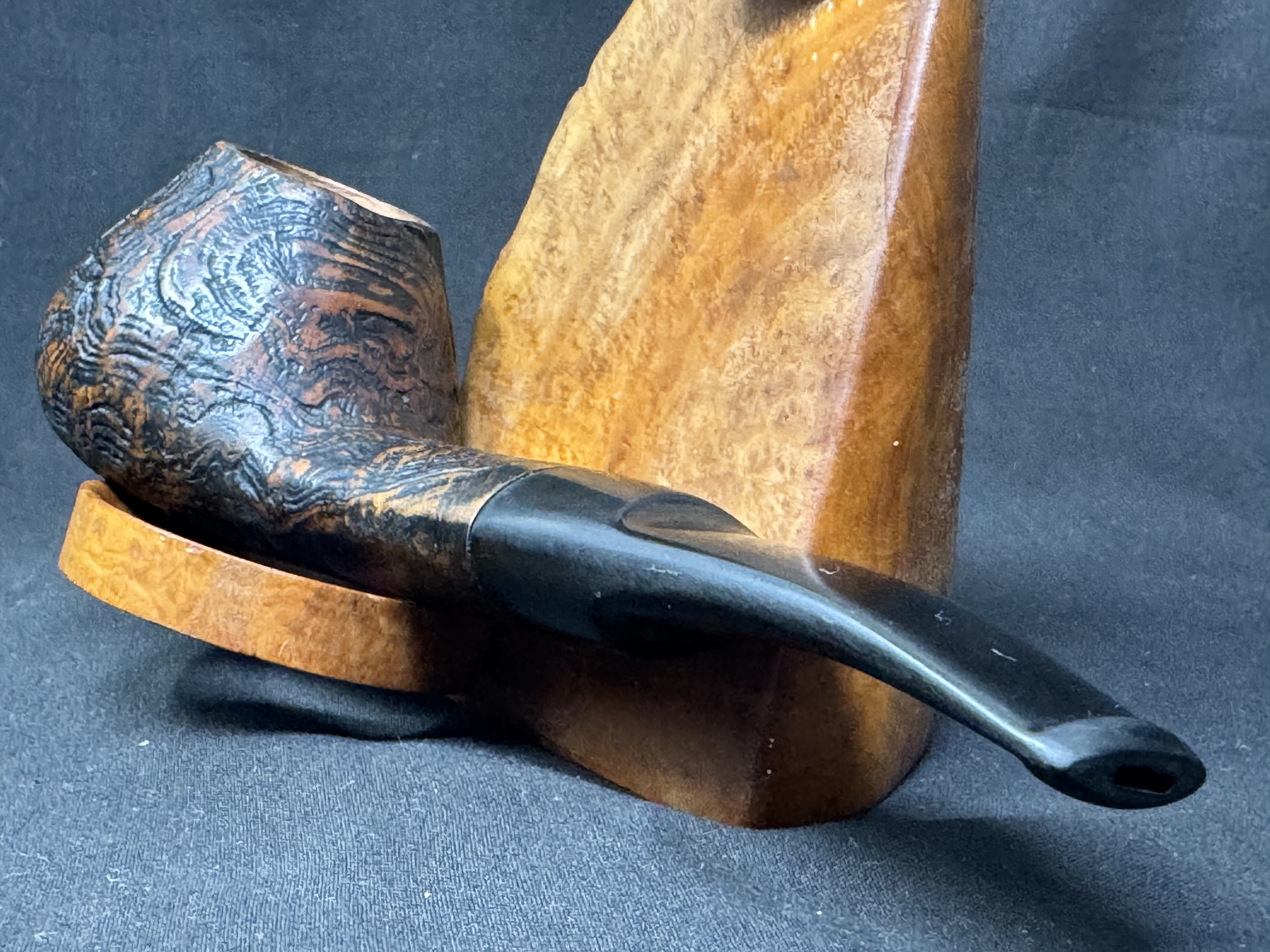 AKRA Bruyere 5778 Volcano Sandblast Straight Sitter Estate Pipe 8