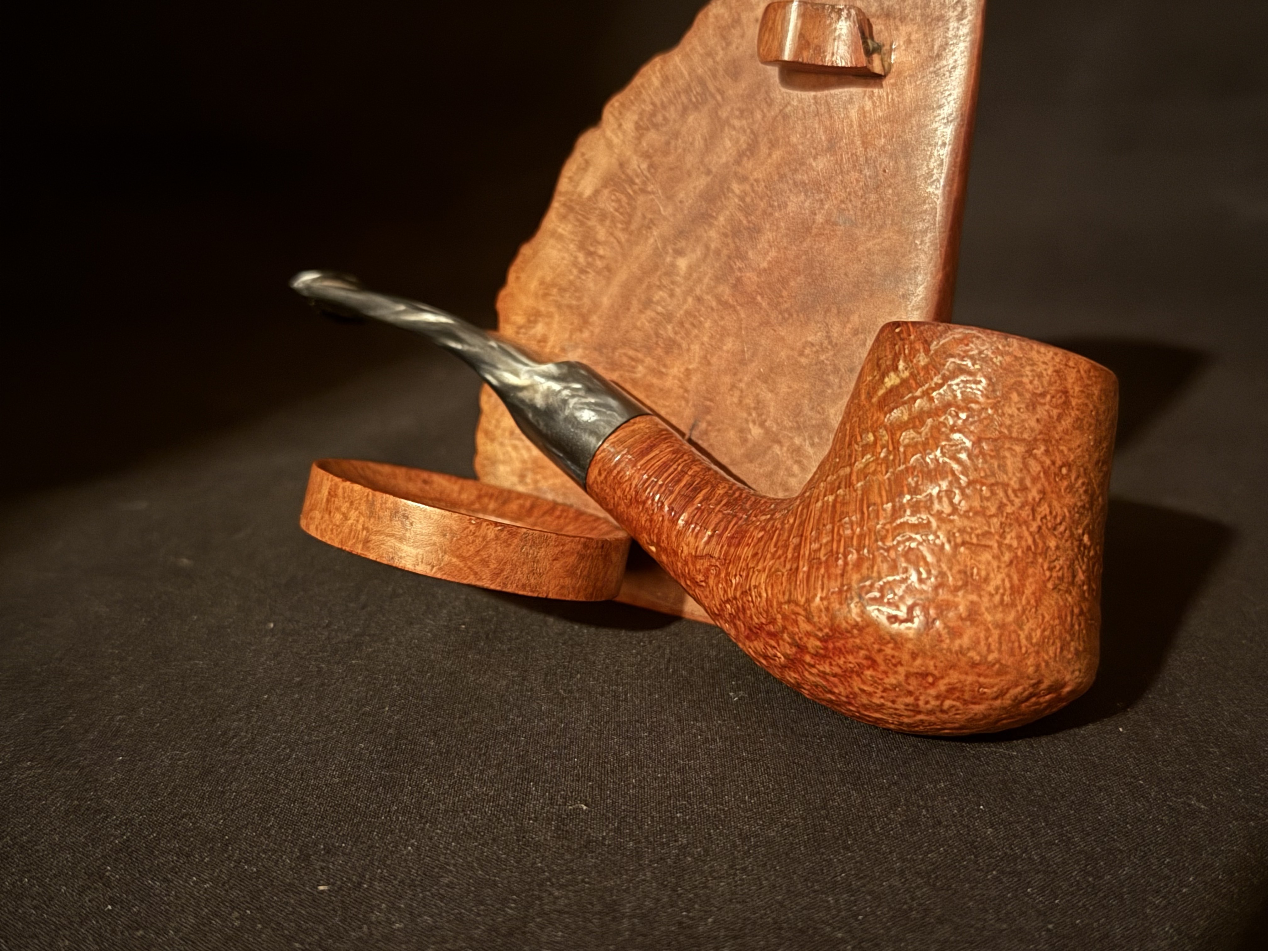 Alpha Horizon Sandblast Bent Vulcano Estate Briar Pipe, Acrylic Saddle Stem 4