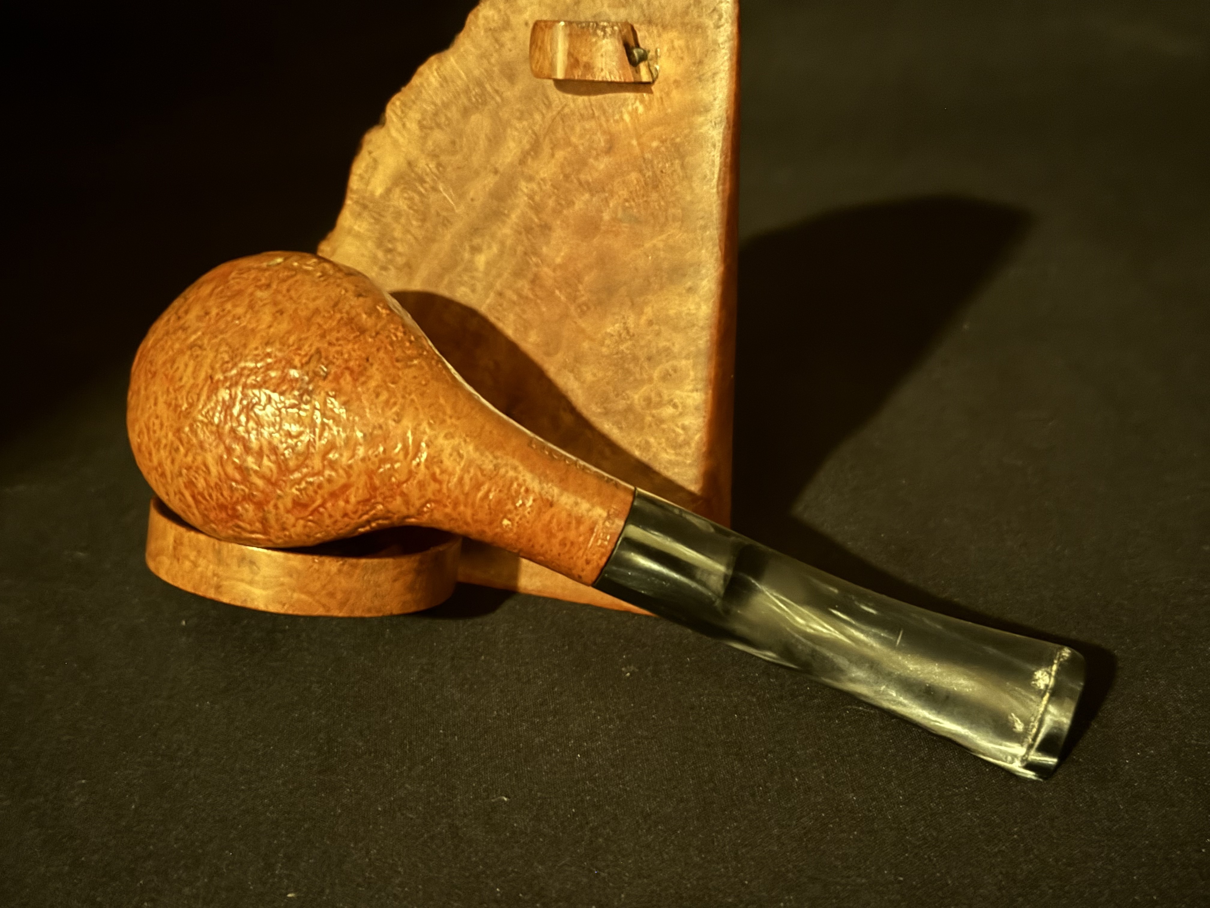 Alpha Horizon Sandblast Bent Vulcano Estate Briar Pipe, Acrylic Saddle Stem 6