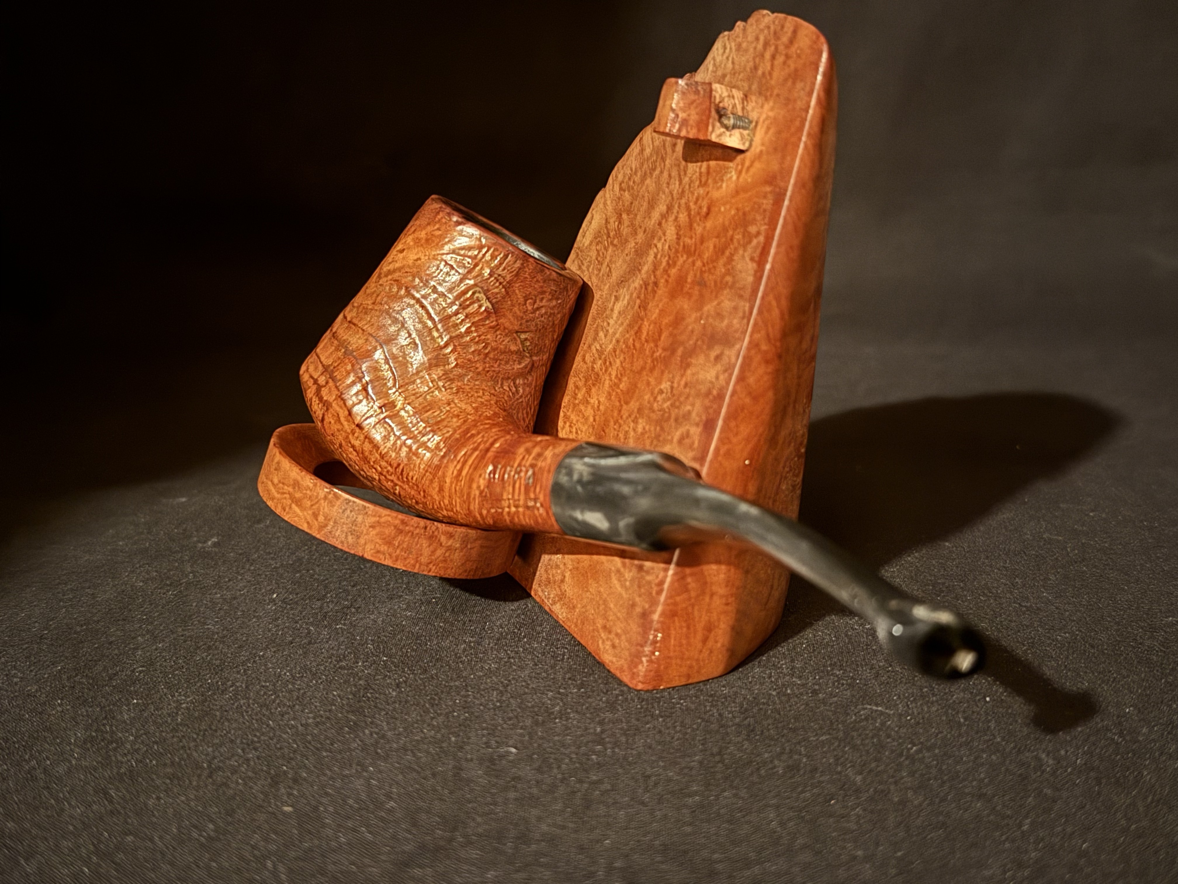 Alpha Horizon Sandblast Bent Vulcano Estate Briar Pipe, Acrylic Saddle Stem 9