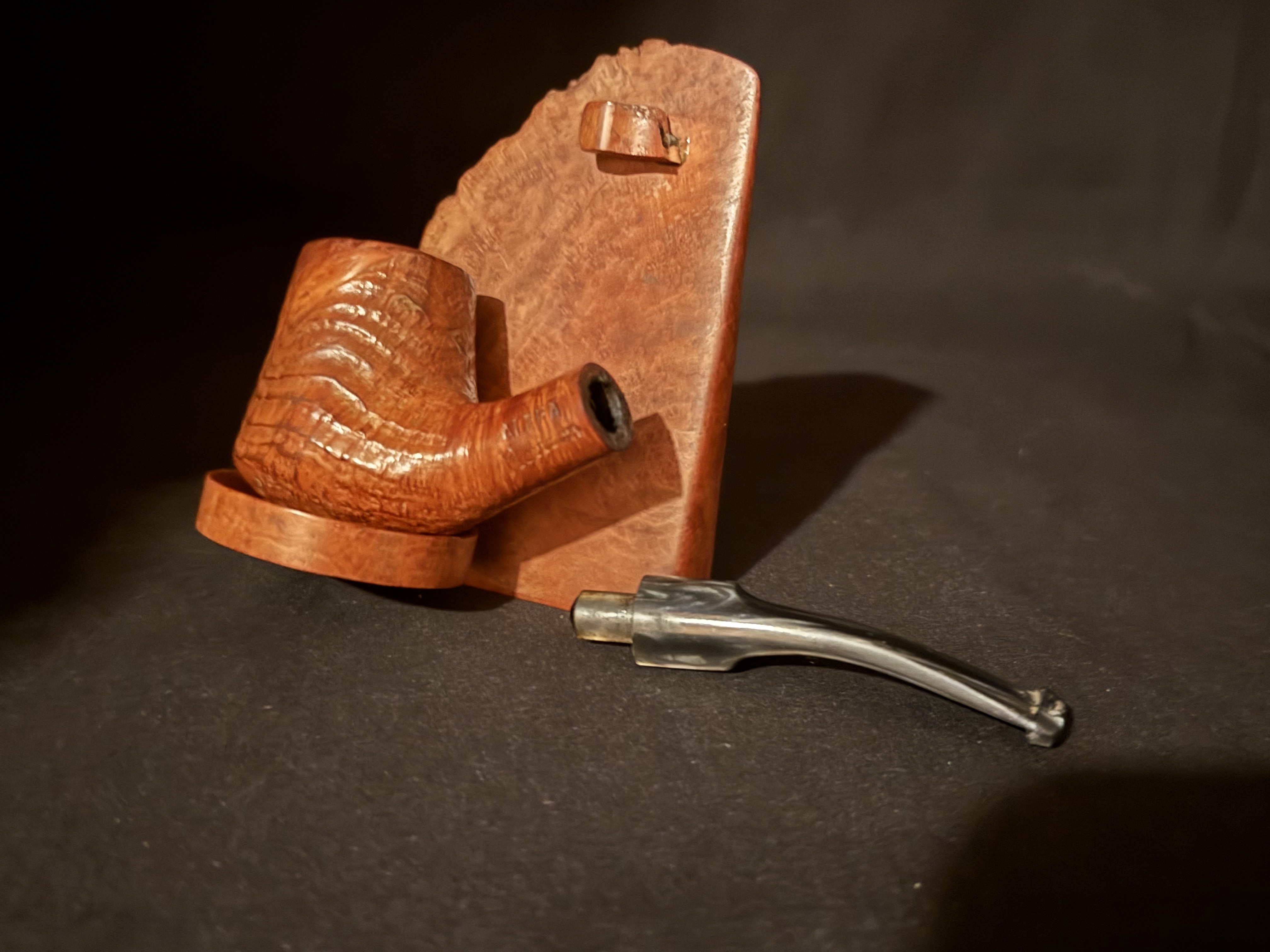 Alpha Horizon Sandblast Bent Vulcano Estate Briar Pipe, Acrylic Saddle Stem 11