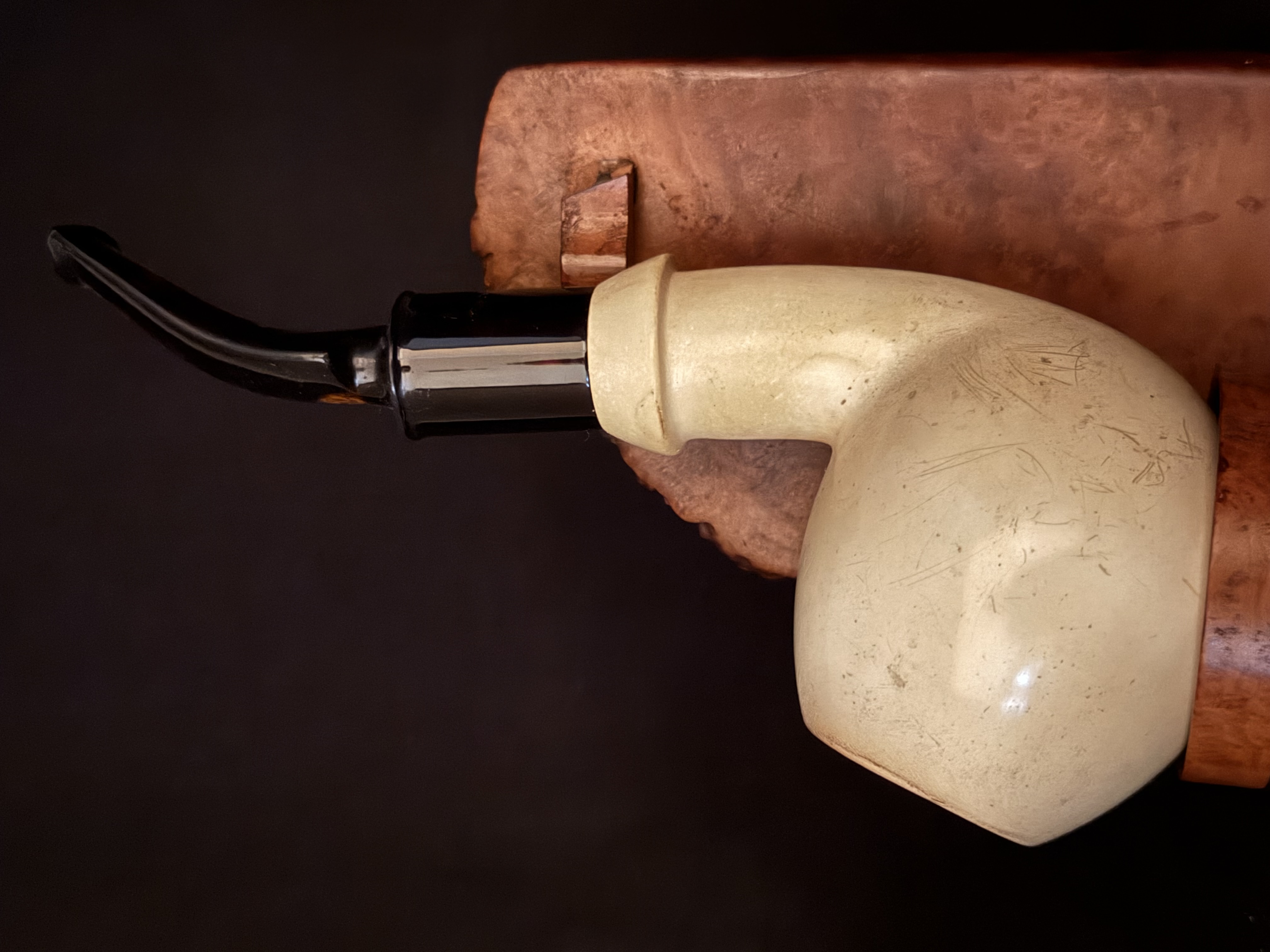 Altinay Turkish Meerschaum Bent Pipe, Large Smooth Spherical Bowl, Dark Amber Saddle Stem, 9mm Filter, Fishtail Bit, Original Case 2