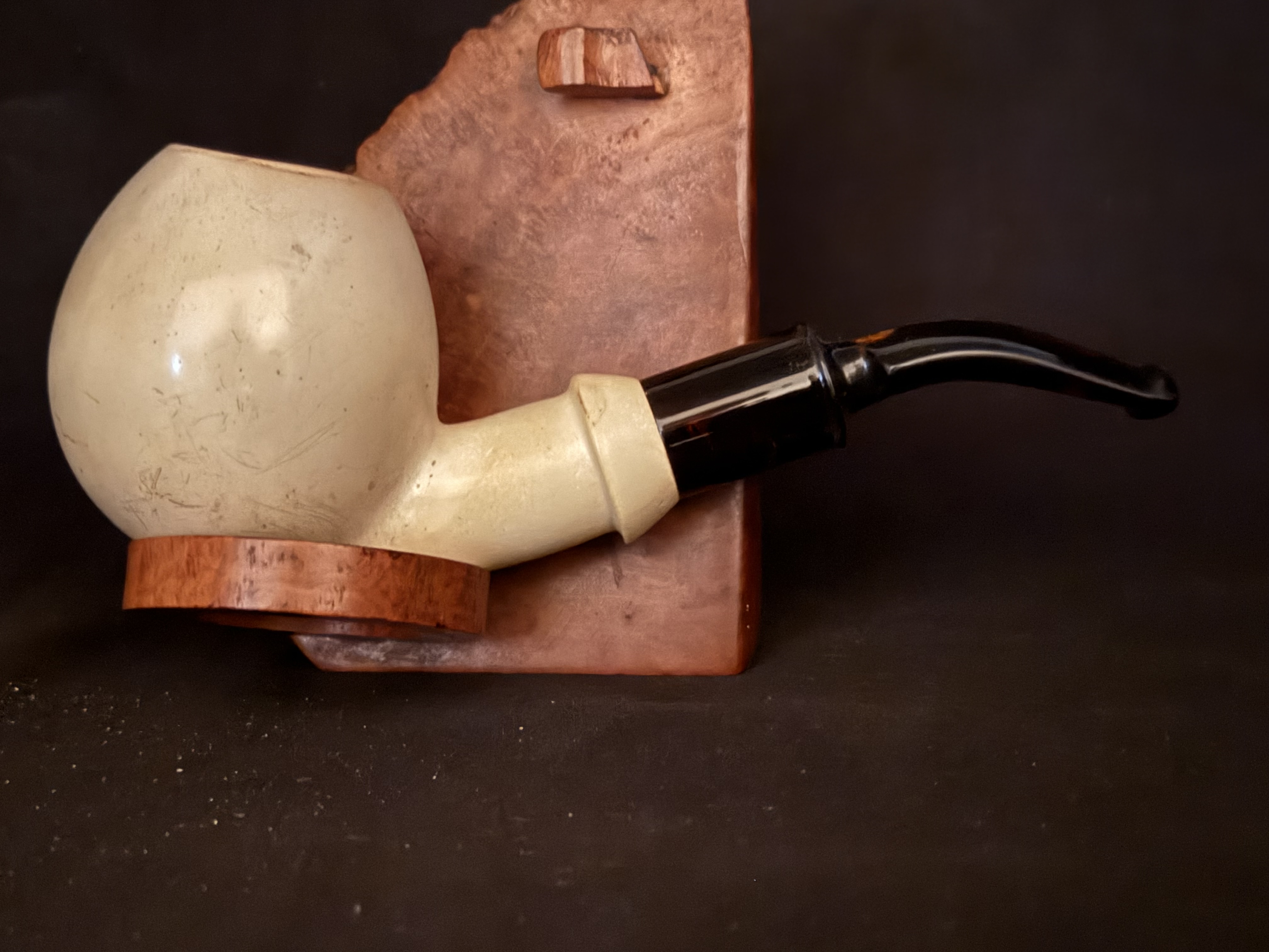 Altinay Turkish Meerschaum Bent Pipe, Large Smooth Spherical Bowl, Dark Amber Saddle Stem, 9mm Filter, Fishtail Bit, Original Case 4