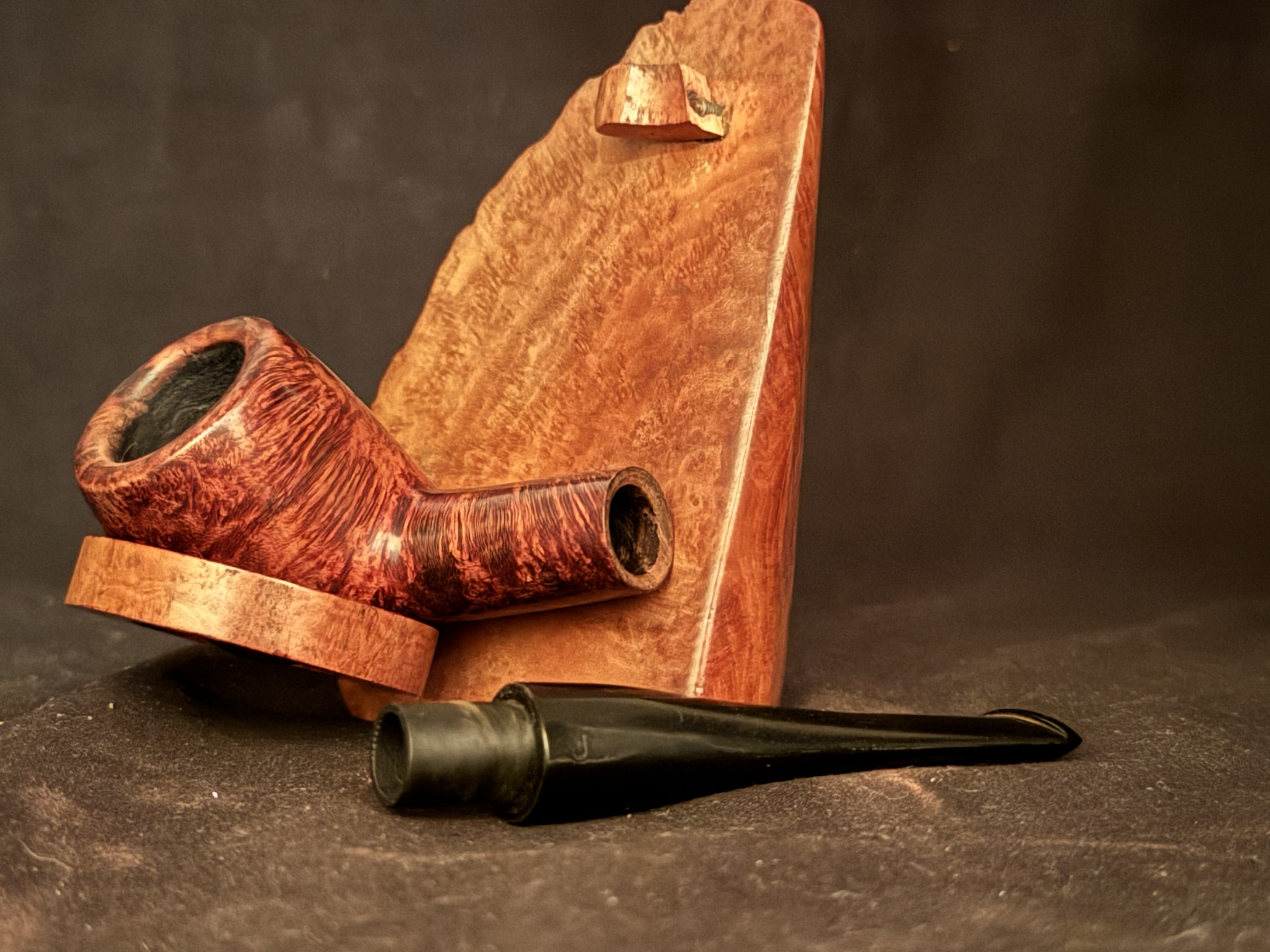Atlas Made in Denmark Smooth Straight Apple Estate Pipe - Vulcanite Tapered Stem, 9mm Filter, Fishtail 8