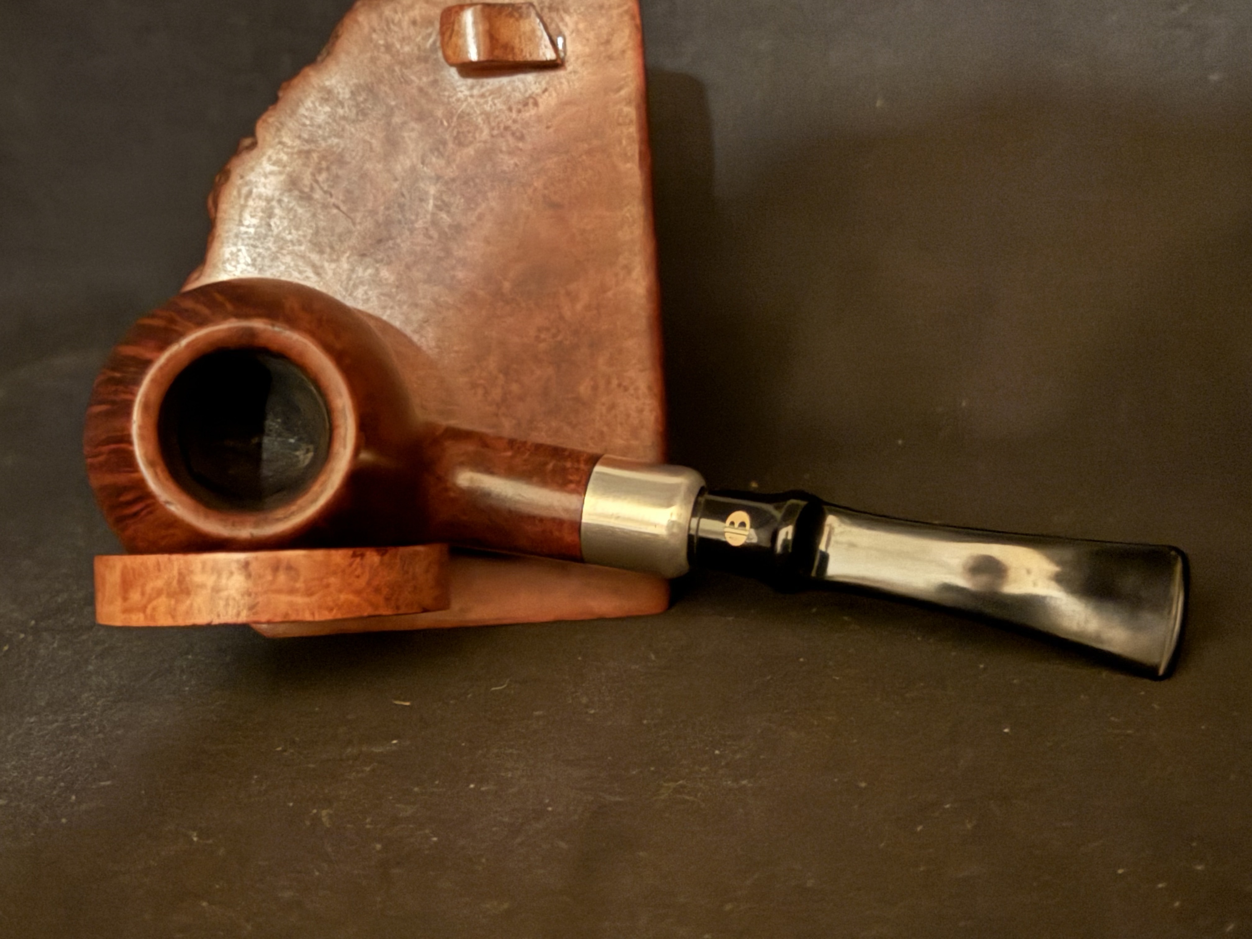Bentley Former's Design 1-9.111 Slightly Bent Apple Estate Pipe, Sterling Silver Army Mount, 9mm Filter 10