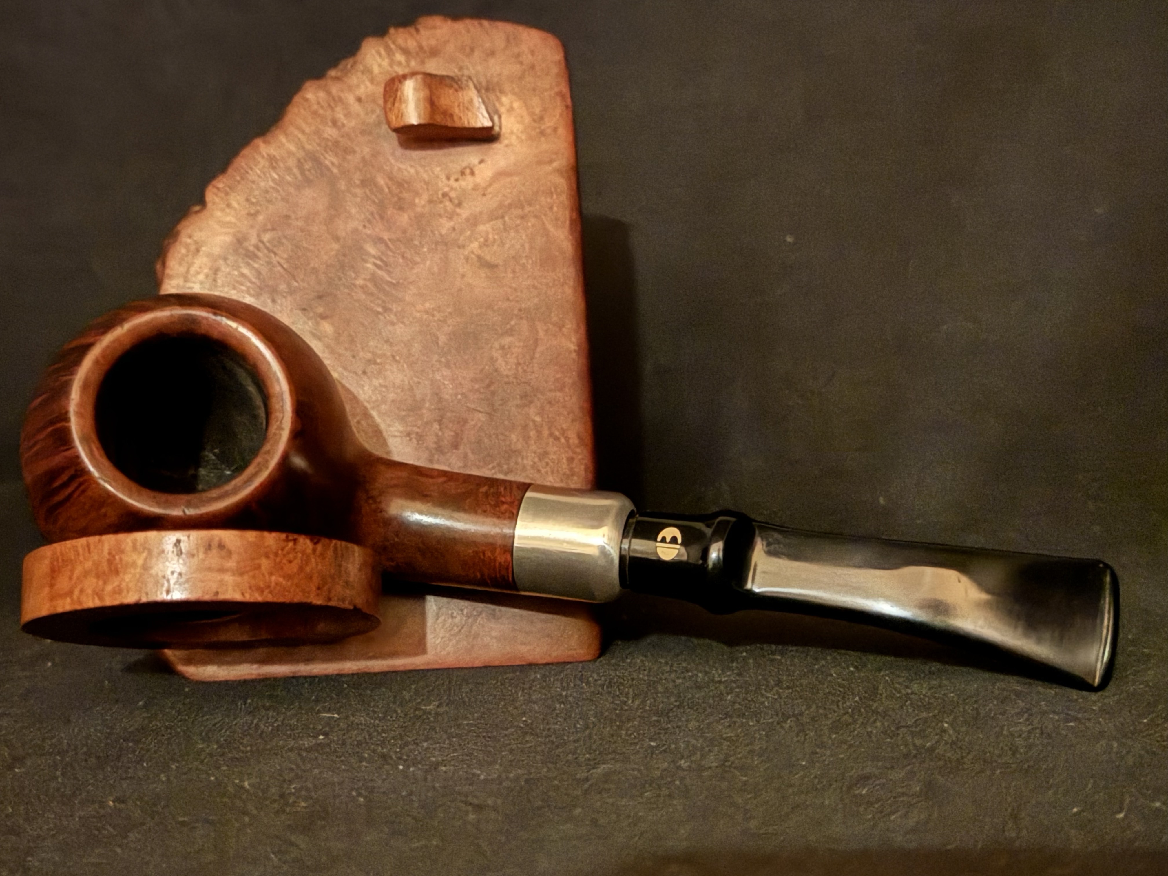 Bentley Former's Design 1-9.111 Slightly Bent Apple Estate Pipe, Sterling Silver Army Mount, 9mm Filter 11