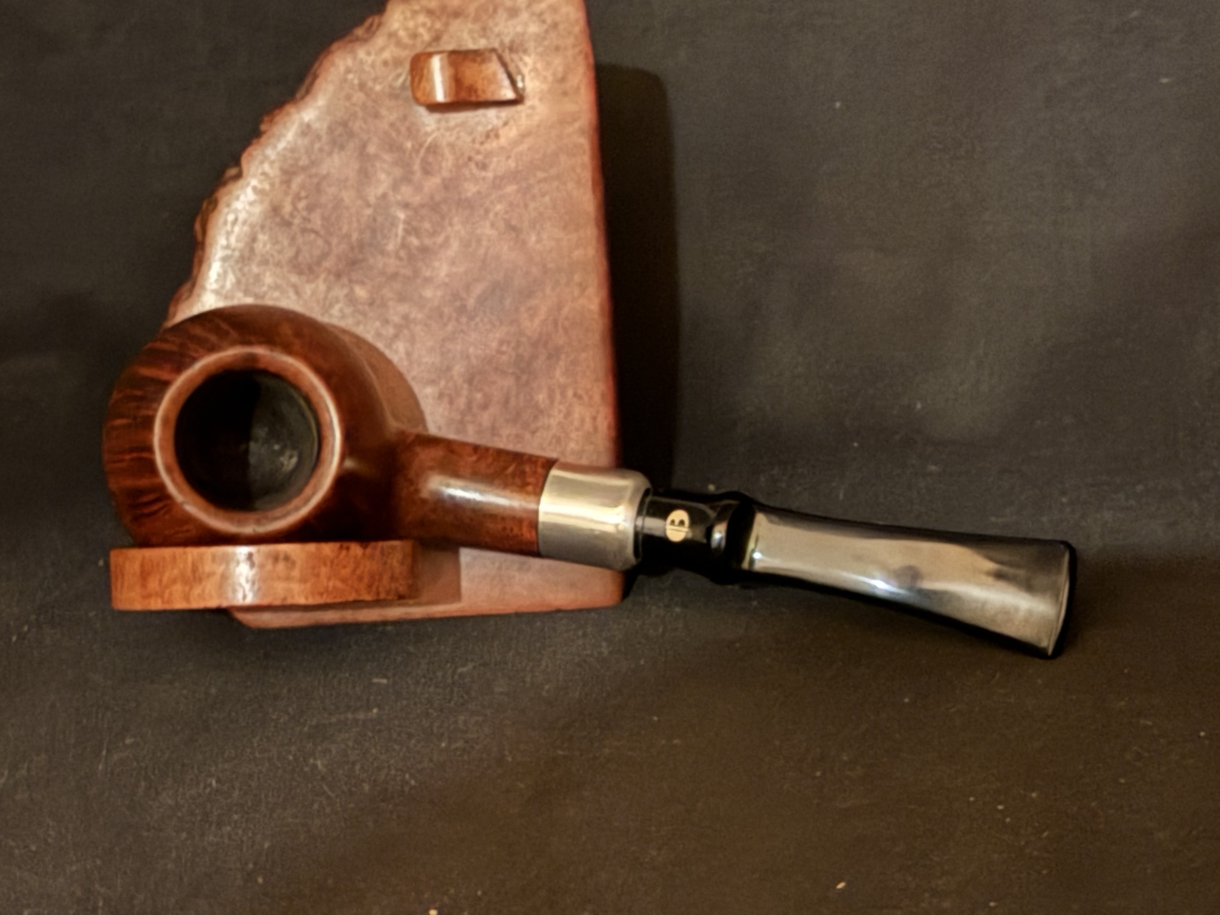Bentley Former's Design 1-9.111 Slightly Bent Apple Estate Pipe, Sterling Silver Army Mount, 9mm Filter 12