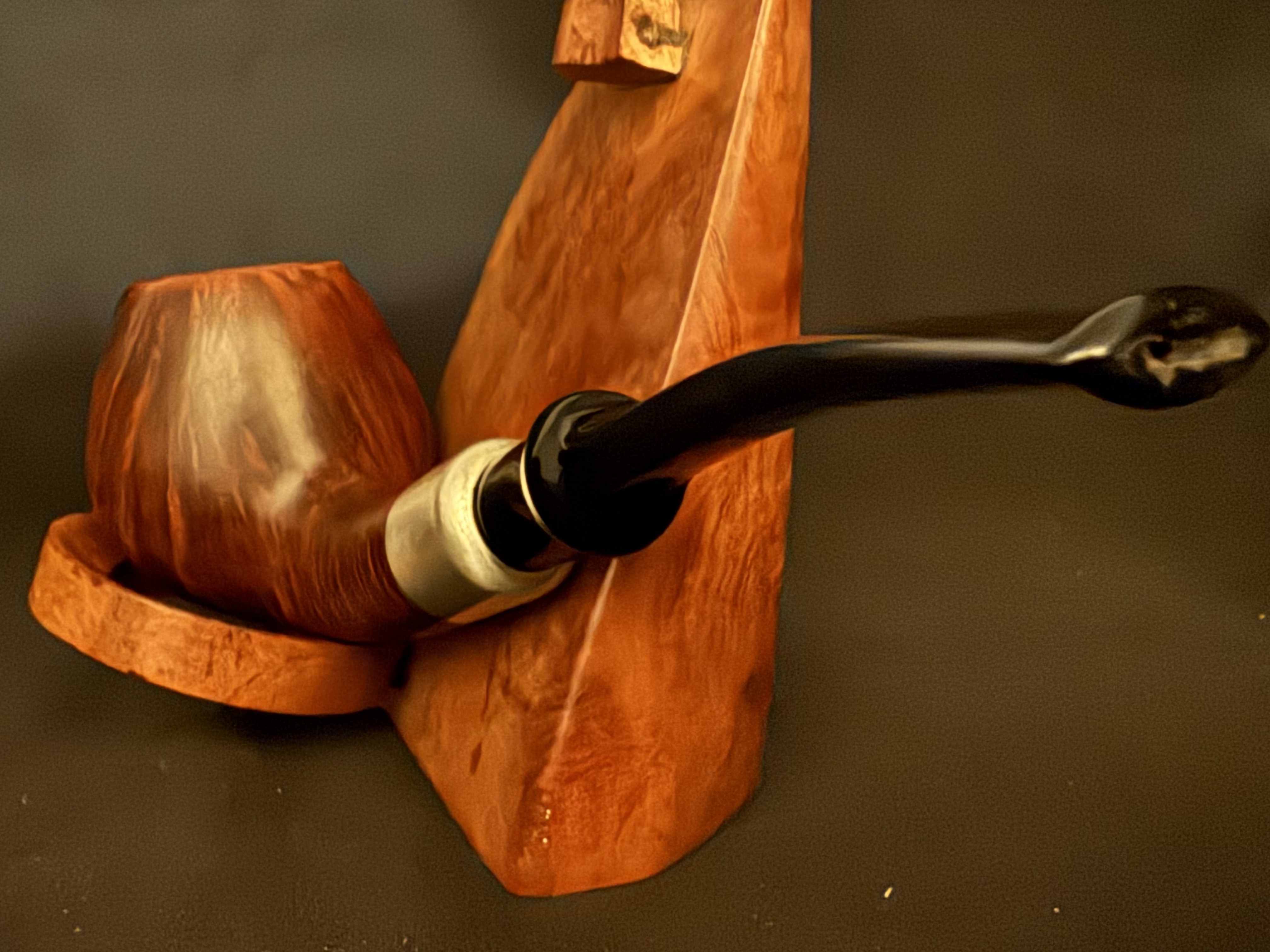 Bentley Former's Design 1-9.111 Slightly Bent Apple Estate Pipe, Sterling Silver Army Mount, 9mm Filter 16