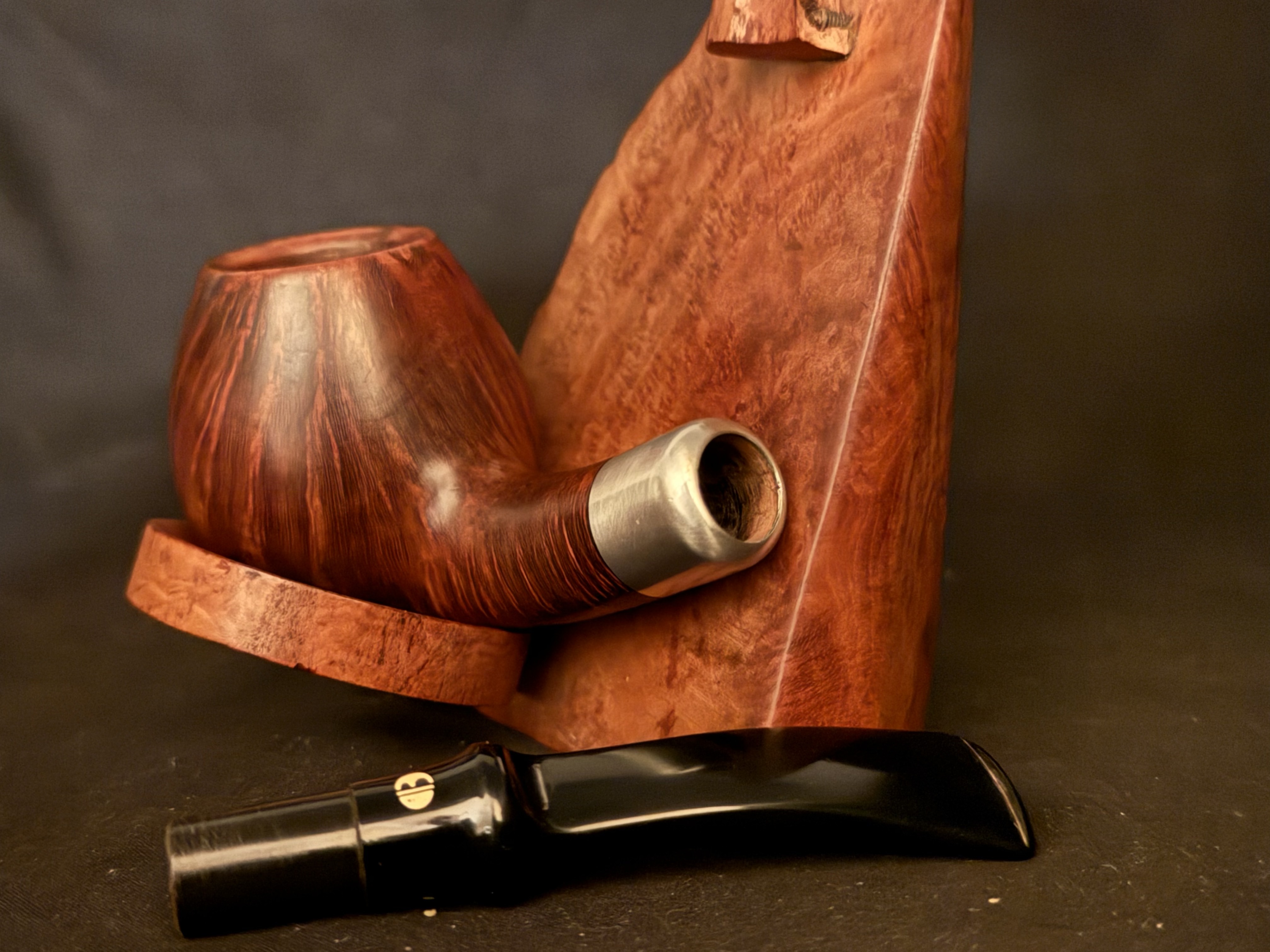 Bentley Former's Design 1-9.111 Slightly Bent Apple Estate Pipe, Sterling Silver Army Mount, 9mm Filter 18