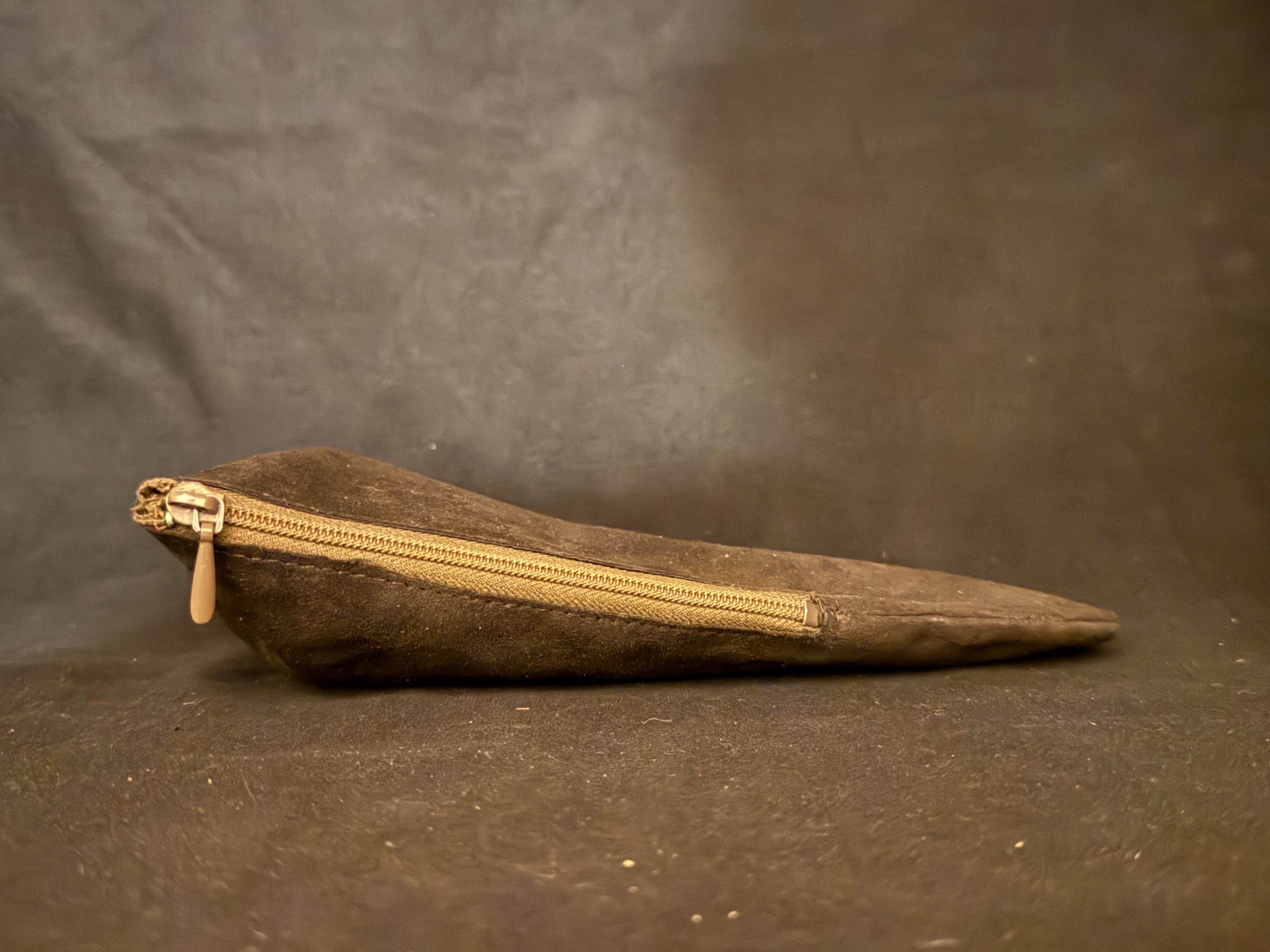 Bentley Former's Design 1-9.111 Slightly Bent Apple Estate Pipe, Sterling Silver Army Mount, 9mm Filter 20