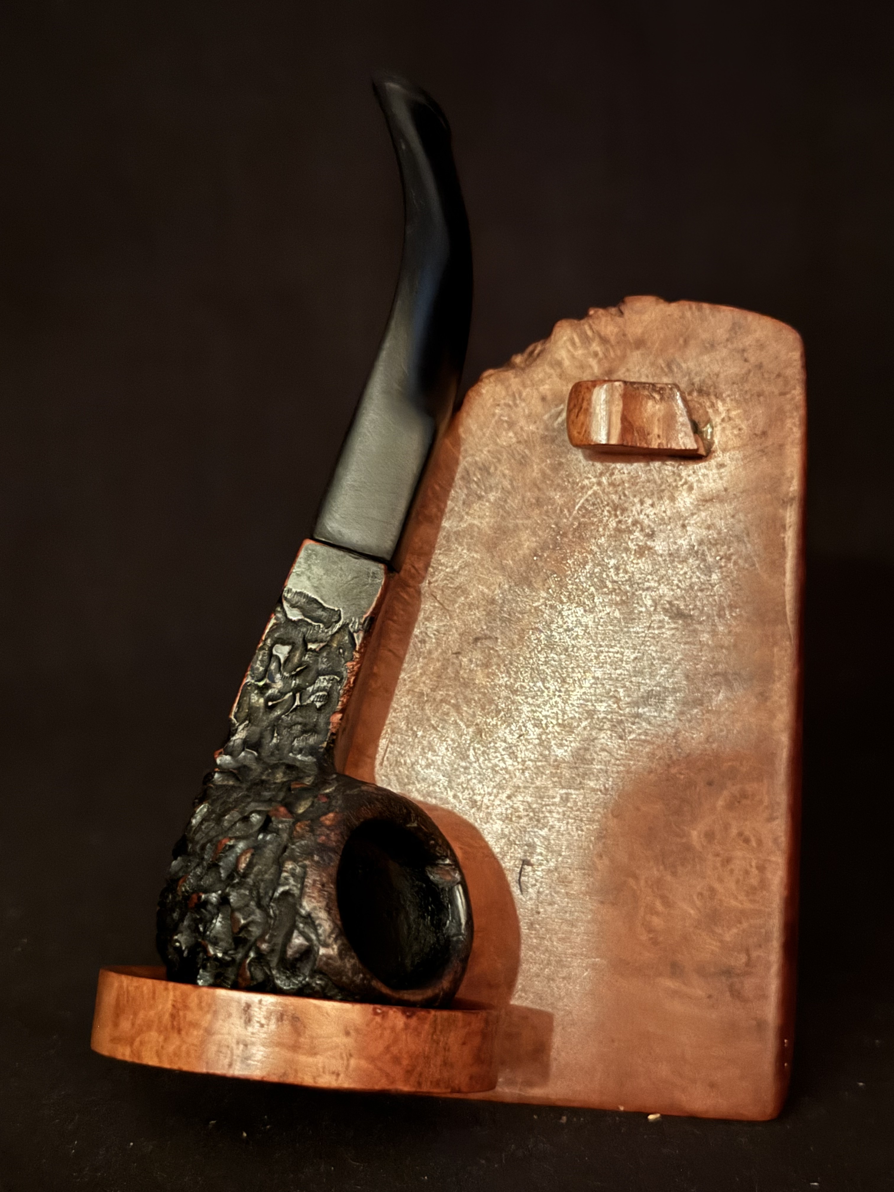 Boston Bruyere Extra Rusticated Small Pocket Bulldog Estate Pipe - Vulcanite Saddle Stem, Fishtail Bit 2