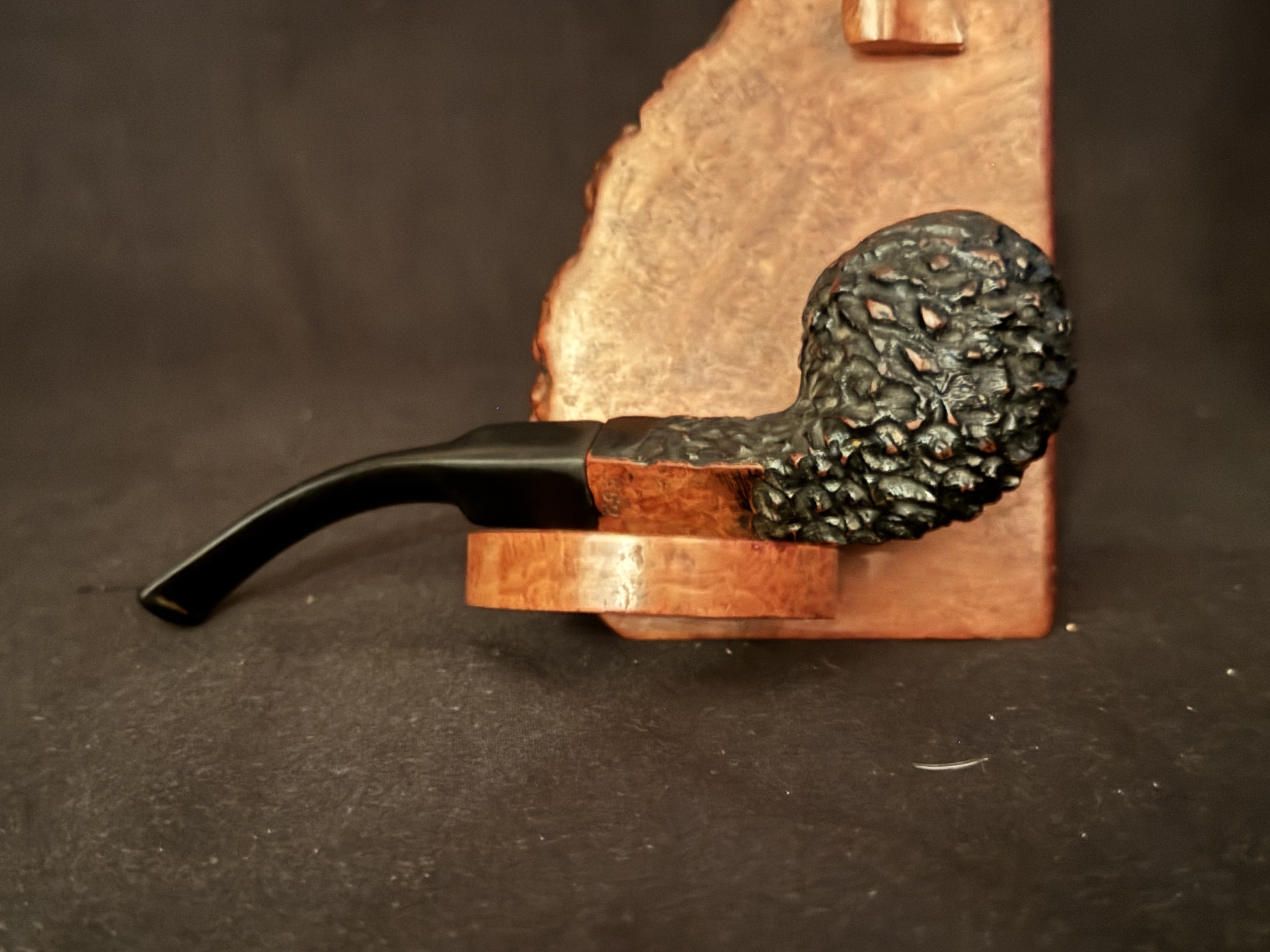 Boston Bruyere Extra Rusticated Small Pocket Bulldog Estate Pipe - Vulcanite Saddle Stem, Fishtail Bit 4