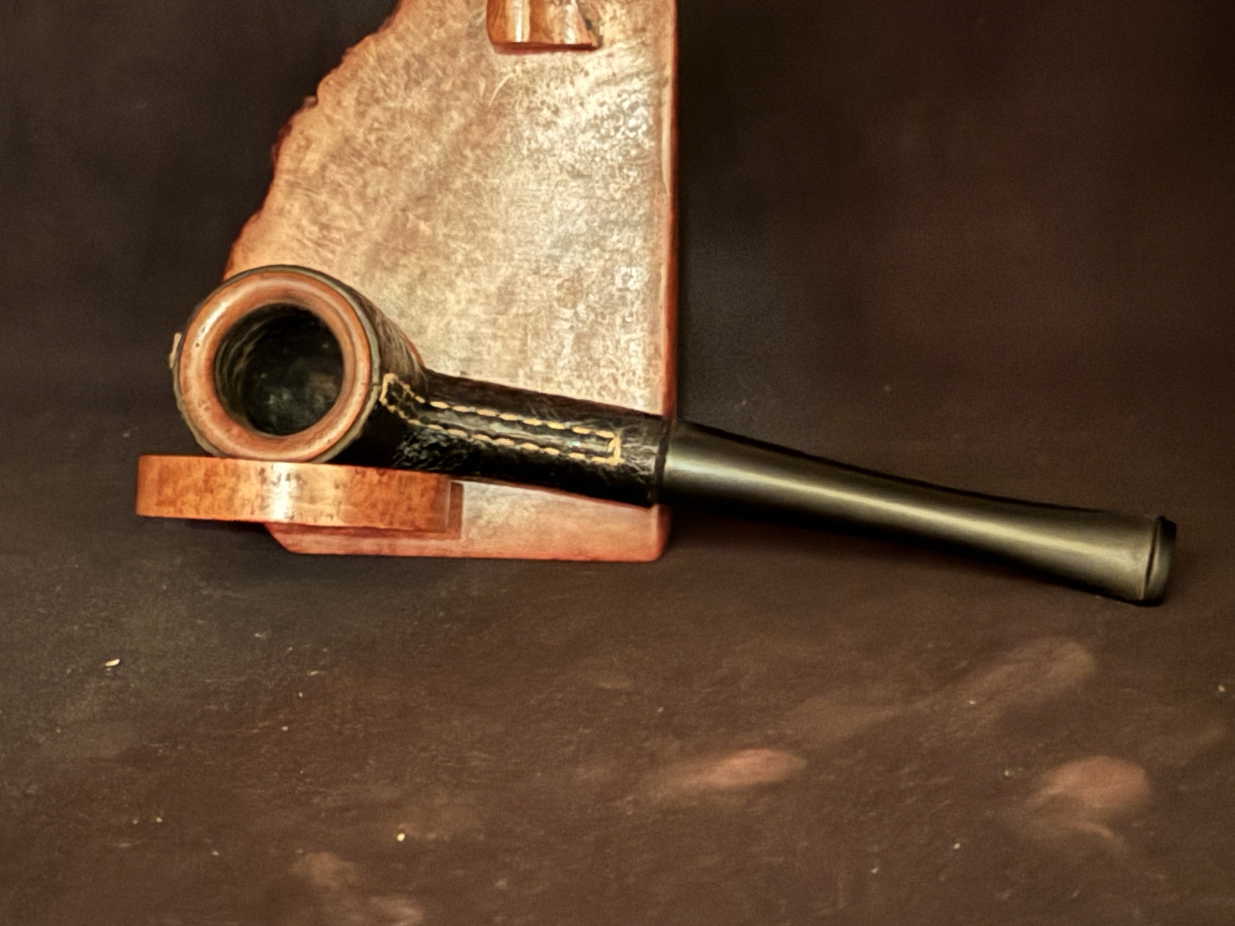 Bristol Real Pigskin Leather-Clad Billiard Estate Pipe, Vulcanite Fishtail Stem 4