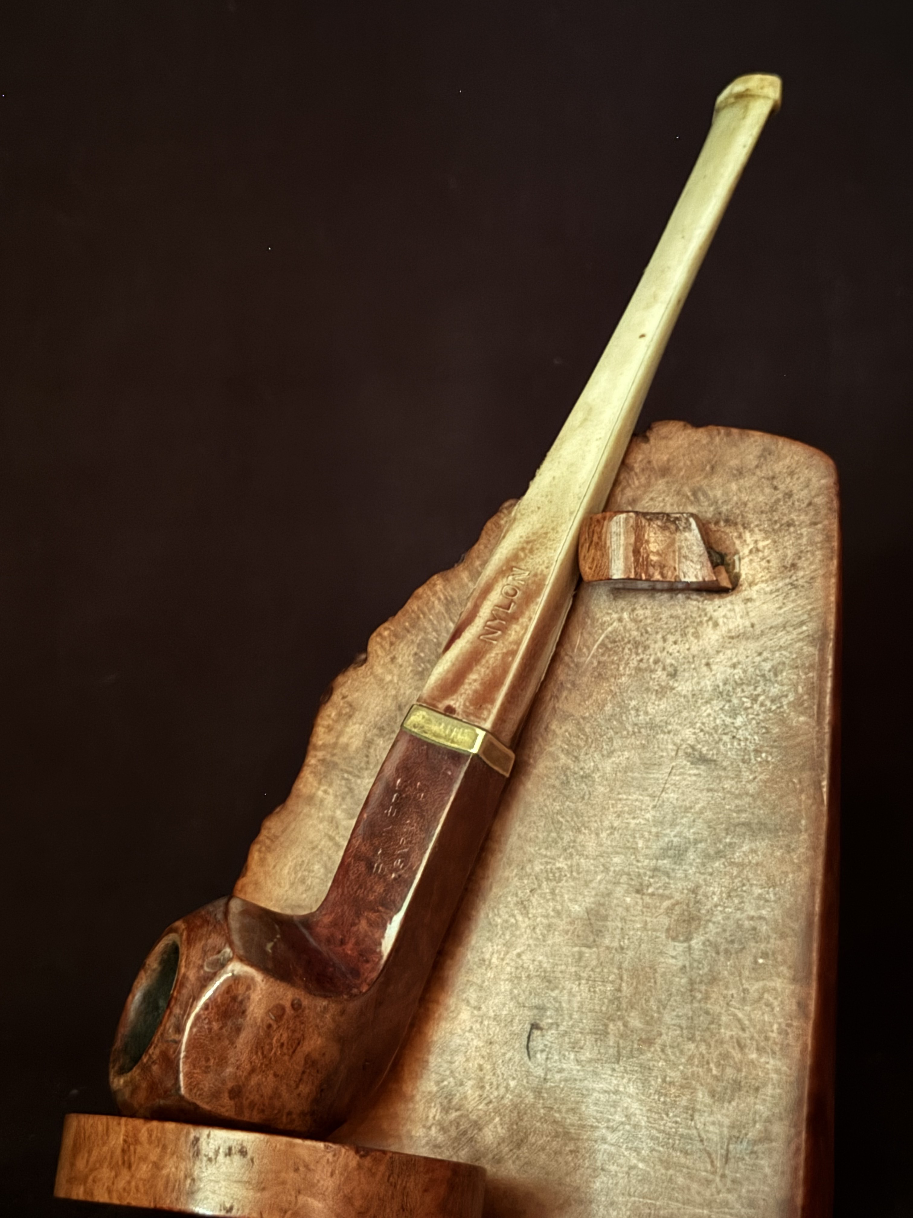 Smooth Straight Hexagonal Bowl Estate Pipe - Bruyere Garantie Stamp, Nylon Diamond Fishtail Stem, Size 1 8