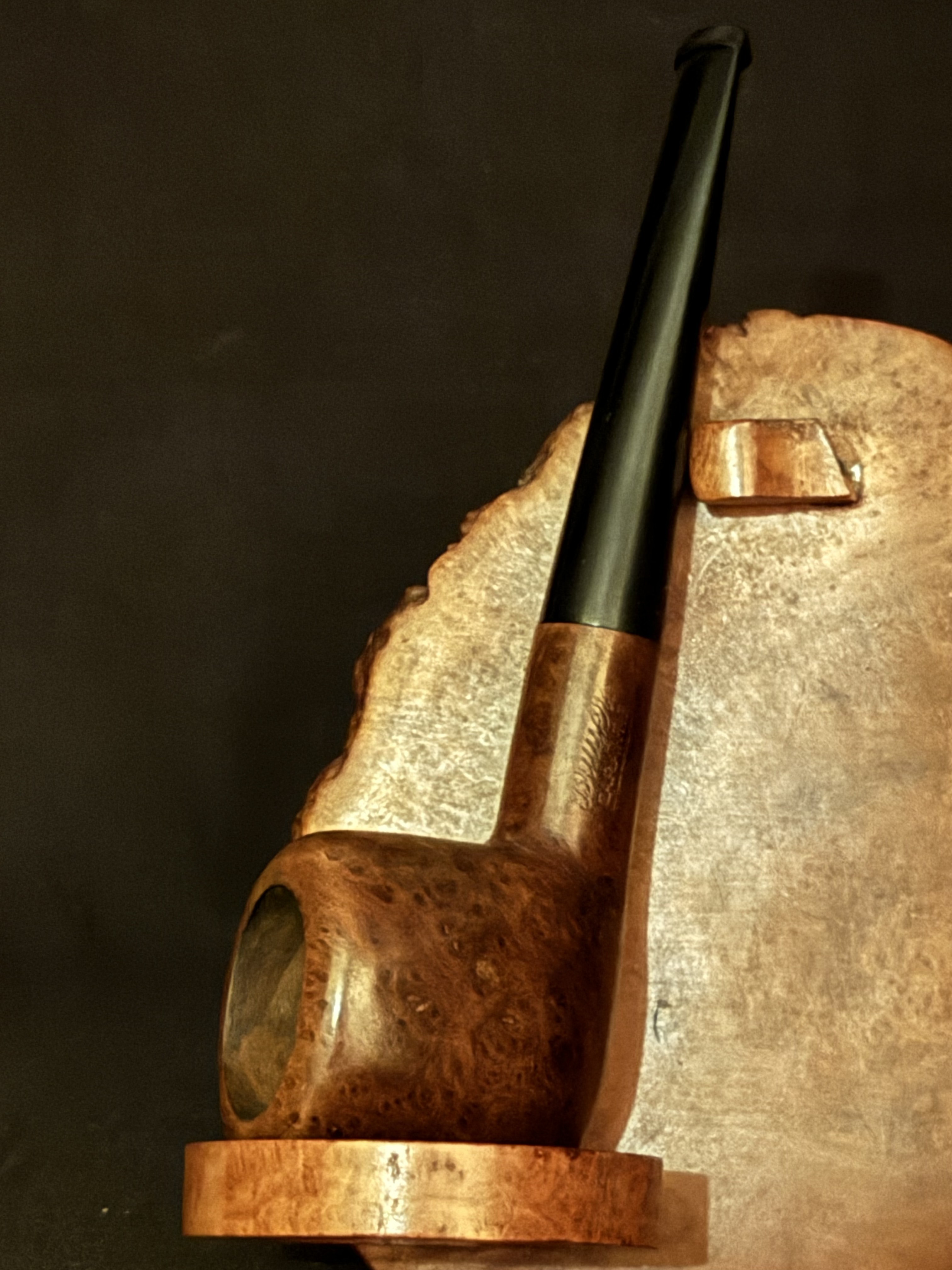 BRUYERE GARANTIE Stamped Smooth Oval Bowl Pipe, Vulcanite Tapered Fishtail Stem, Unsmoked Estate Pipe