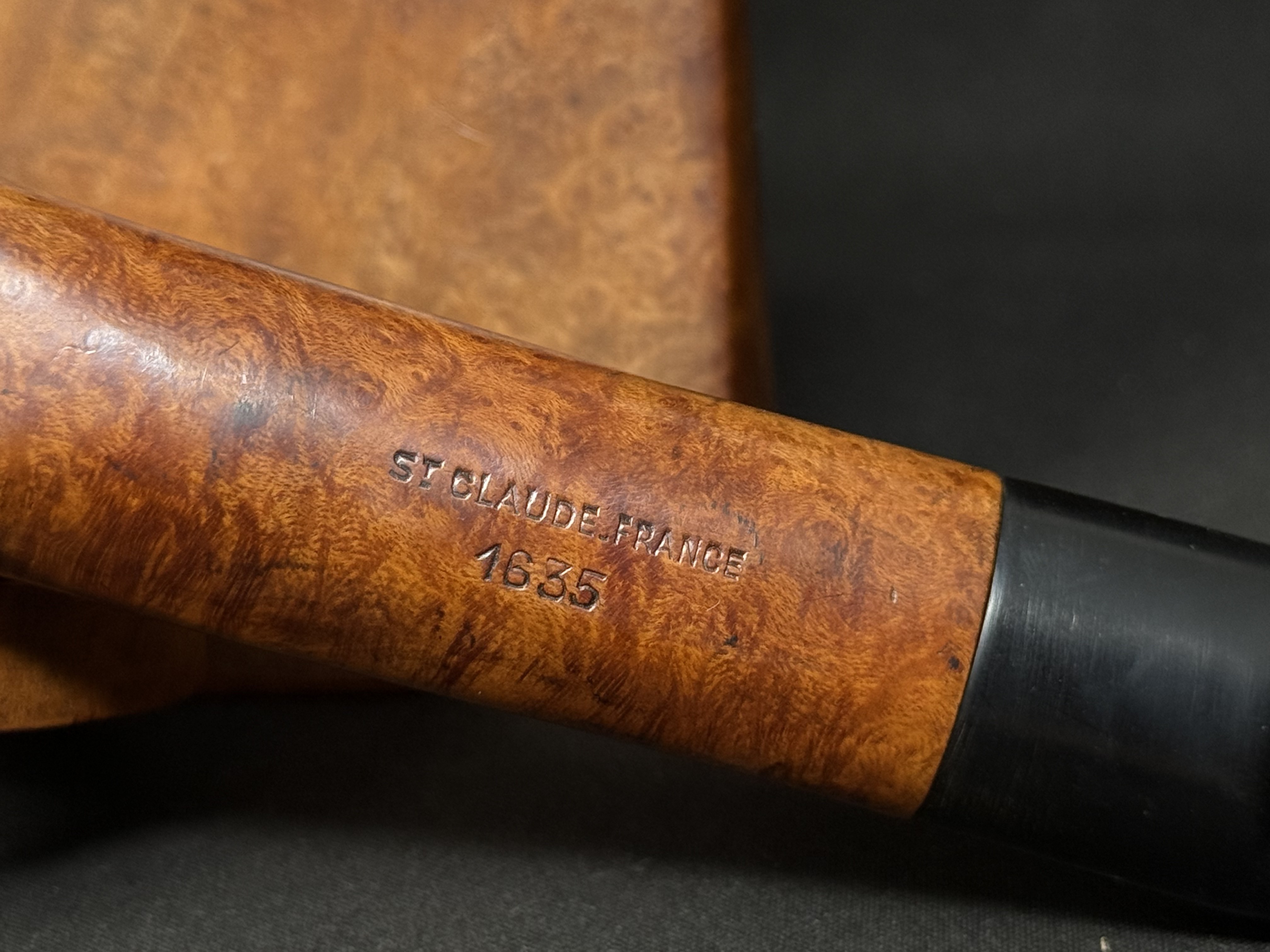 Butz-Choquin St Claude 1635 Dublin Sitter Smooth Estate Pipe 10