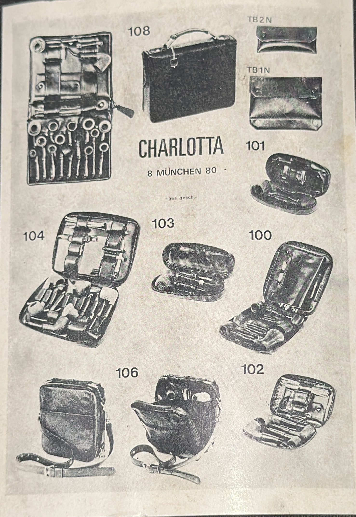 Charlotta München Black Leather Pipe Bag for 4 Pipes, Tobacco Tin and Cleaner 7