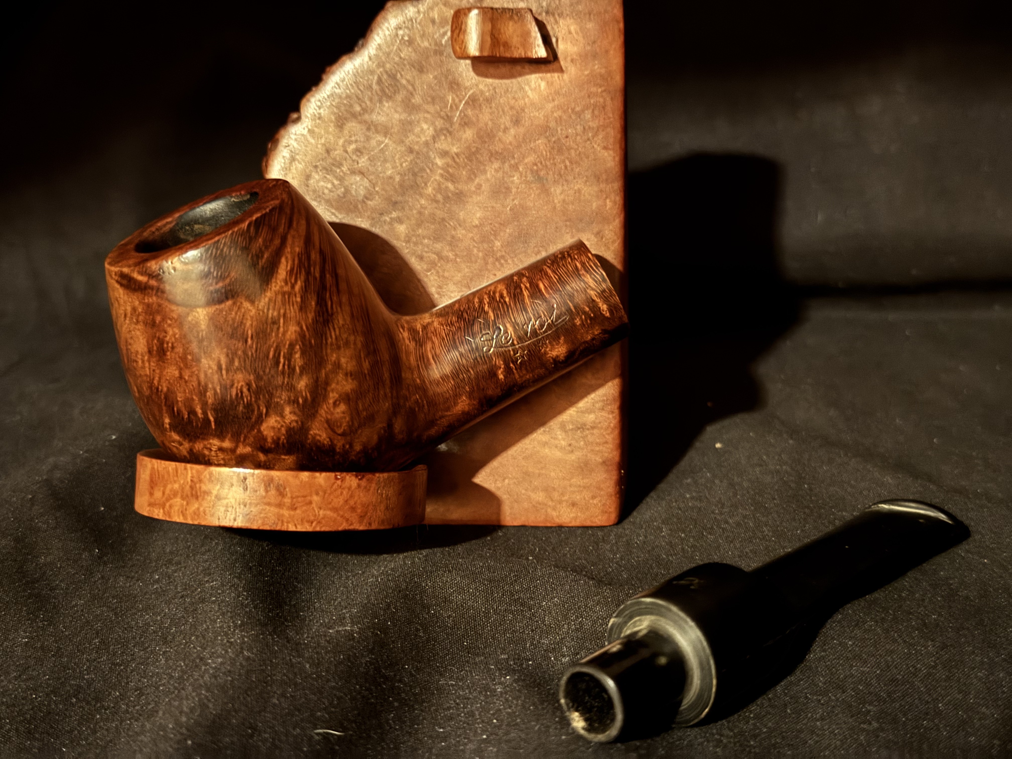 De Roi Two Star Lord Nelson (54) Smooth Straight Brandy Vulcanite Saddle Stem 9mm Filter Estate Pipe 9