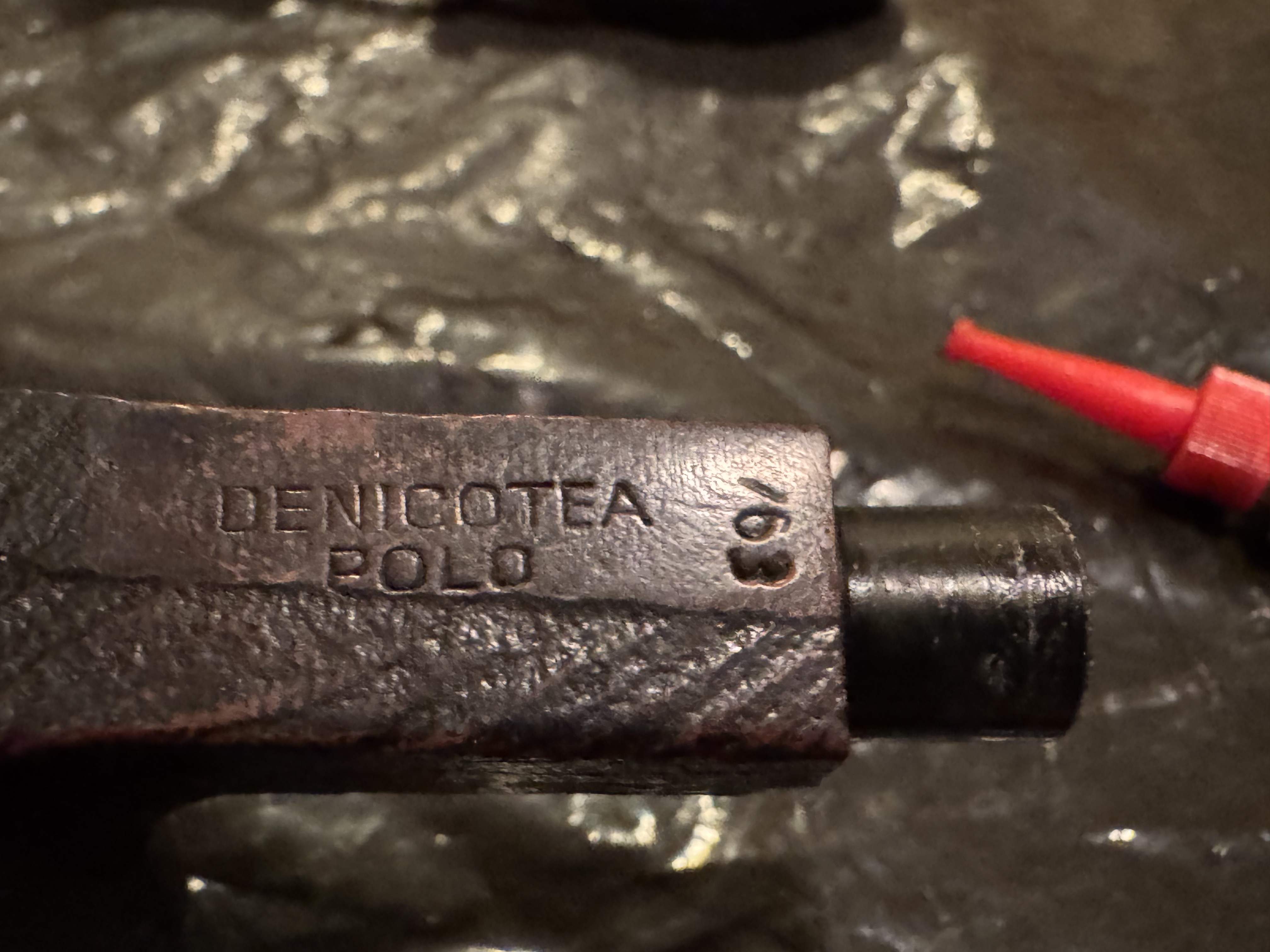 Denicotea Polo 63 Sandblast Bent Bulldog Estate Pipe - Diamond Stem, 9mm Filter, Fishtail Bit 10