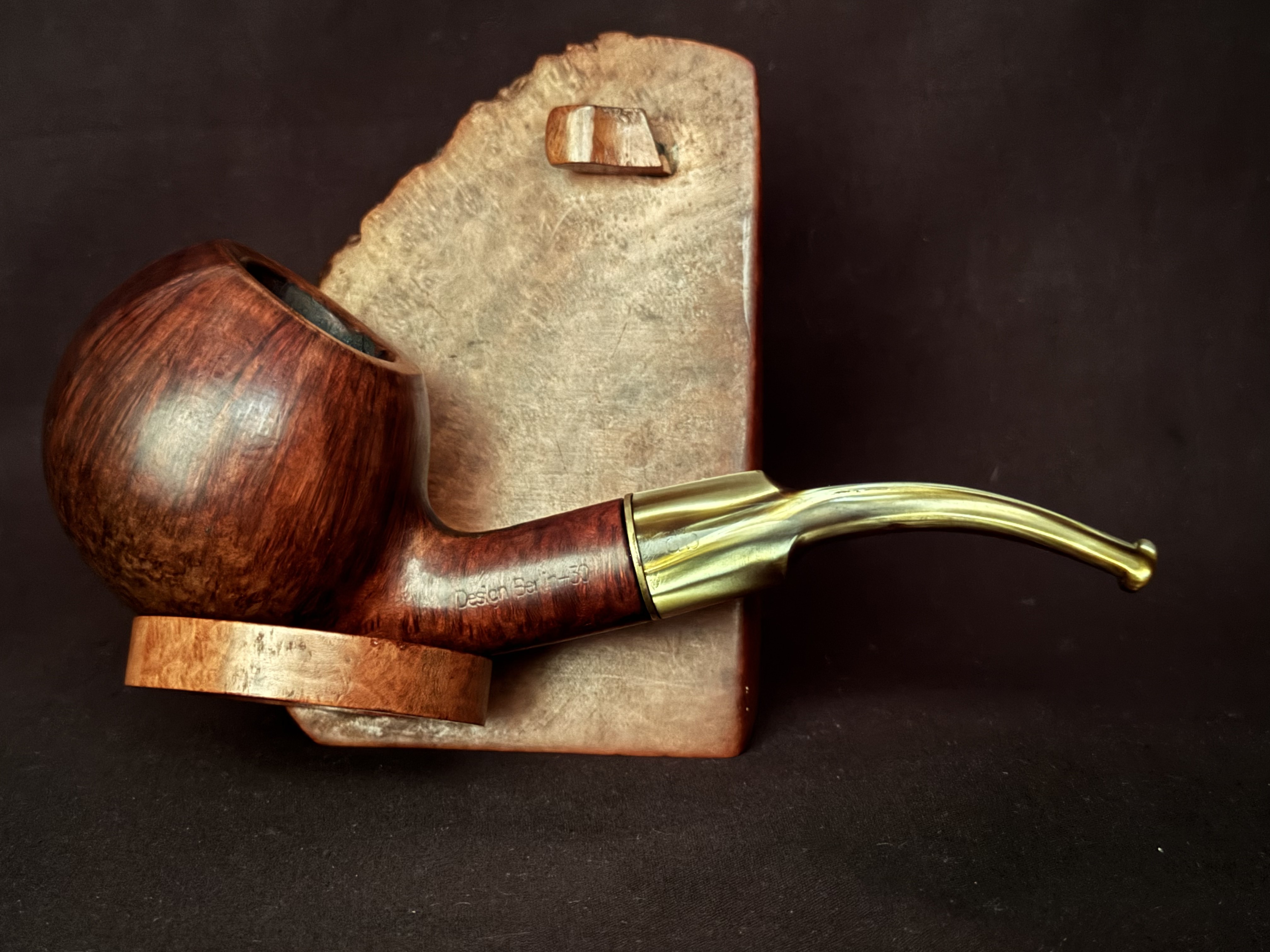 Design Berlin db 30 Smooth Bent Spherical Briar Pipe, 9mm Filter Estate 10