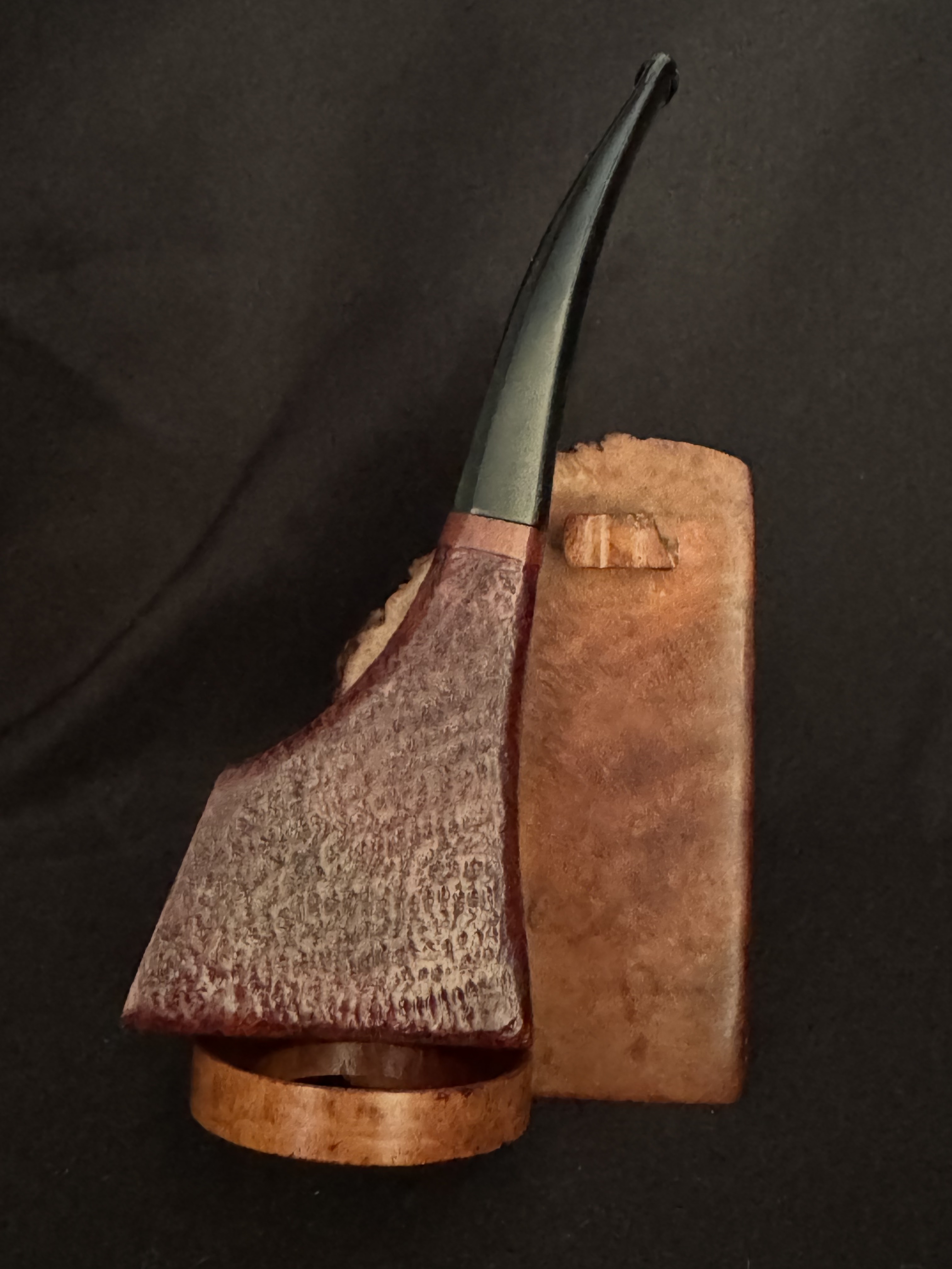 Design Berlin Swing Sandblast Paneled Freehand Sitter Pipe, 9mm Filter, Fishtail 2