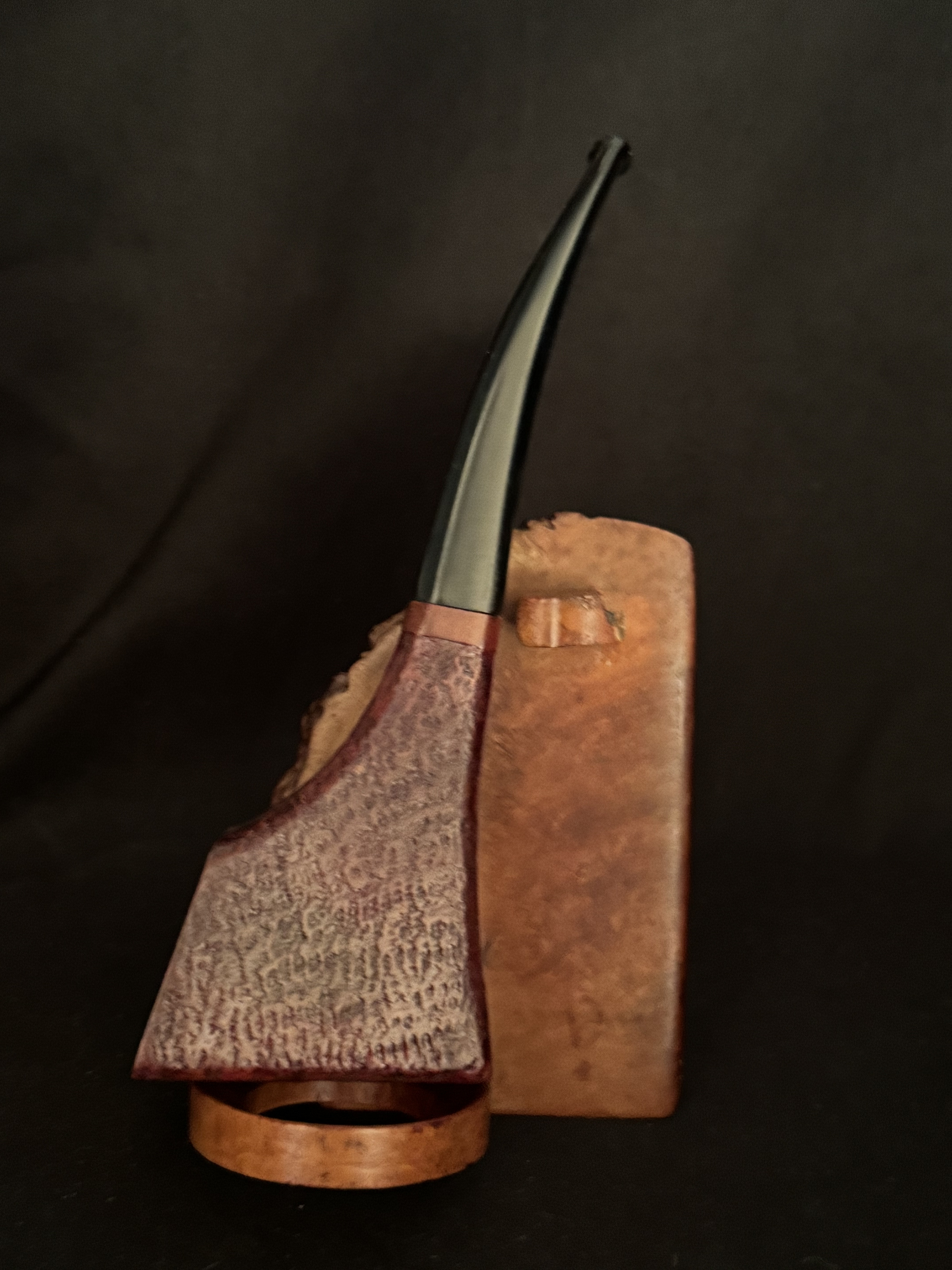 Design Berlin Swing Sandblast Paneled Freehand Sitter Pipe, 9mm Filter, Fishtail 3