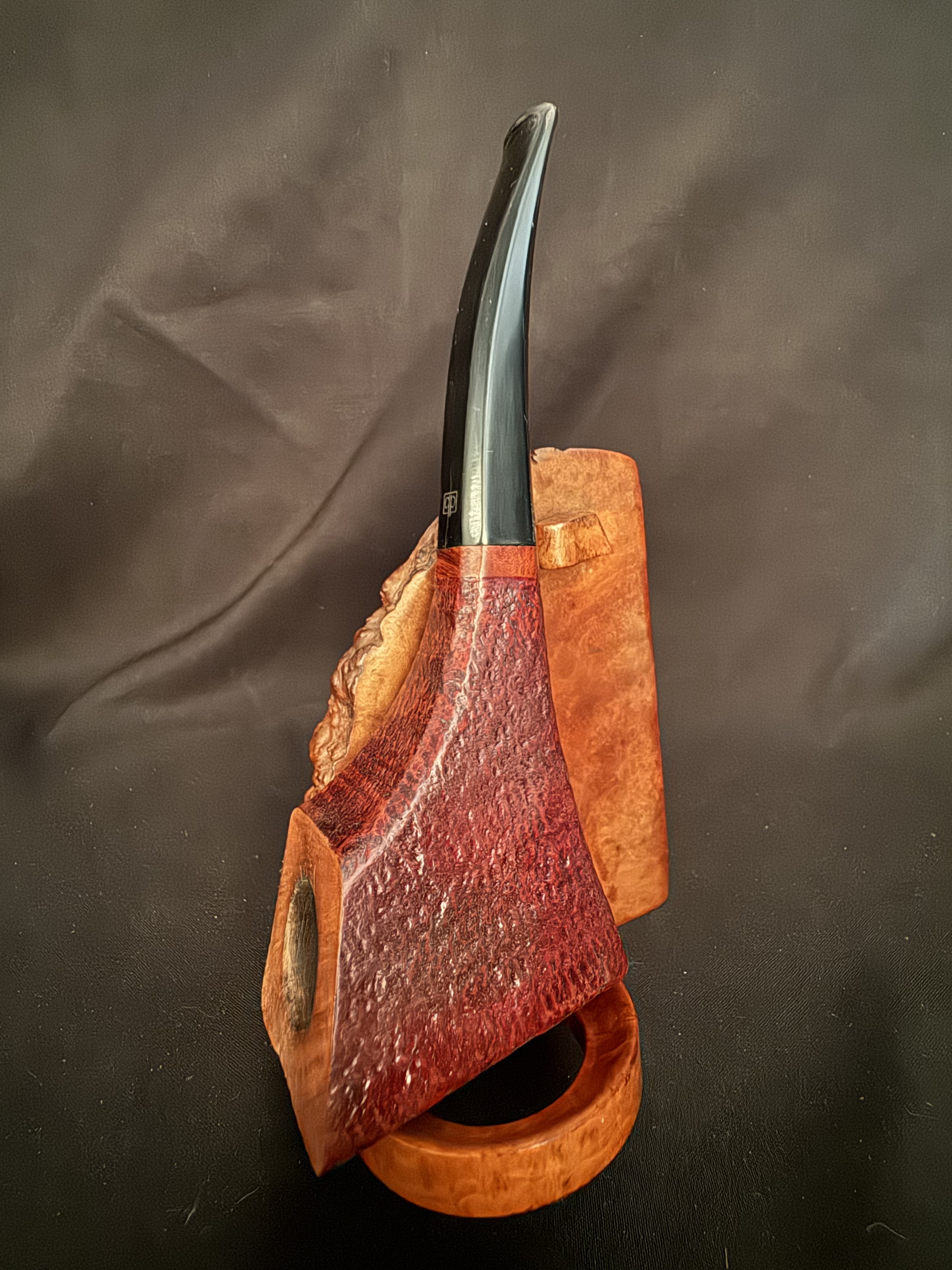 Design Berlin Swing Sandblast Paneled Freehand Sitter Pipe, 9mm Filter, Fishtail 5